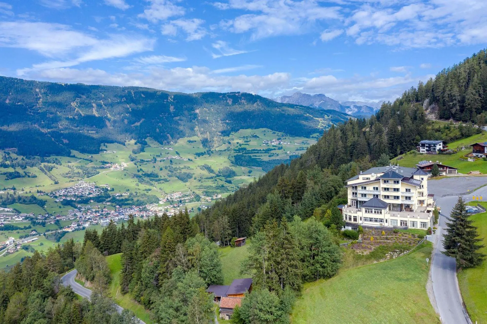 Property building in Wellness Aparthotel Panorama Alpin - Ferienwohnungen Jerzens im Pitztal