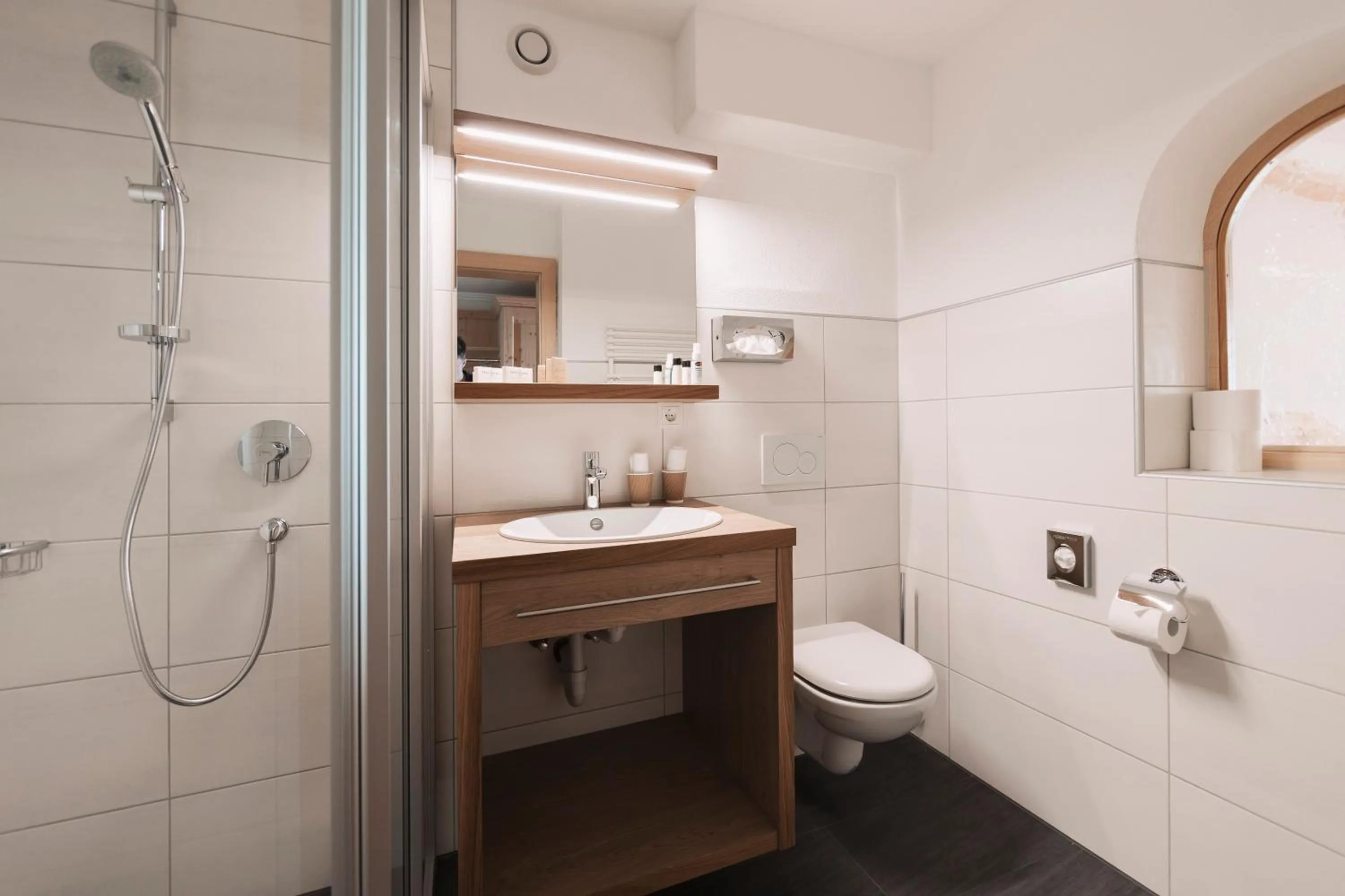 Shower in Wellness Aparthotel Panorama Alpin - Ferienwohnungen Jerzens im Pitztal