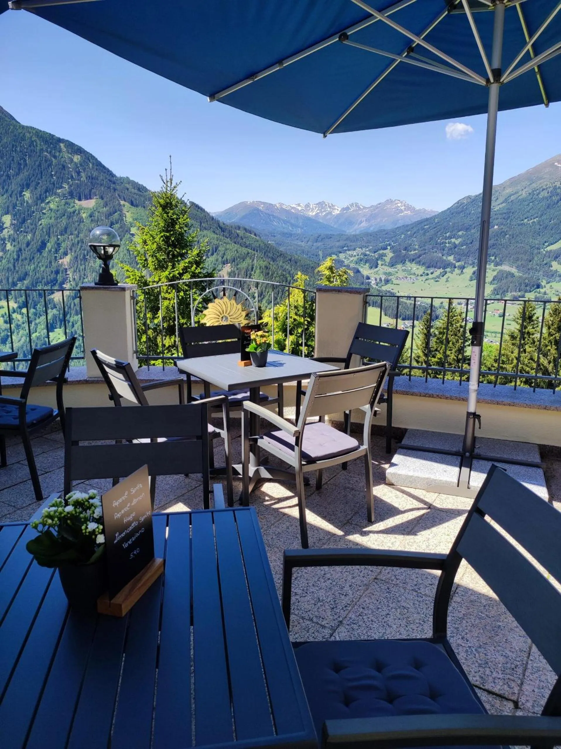 Restaurant/places to eat in Wellness Aparthotel Panorama Alpin - Ferienwohnungen Jerzens im Pitztal