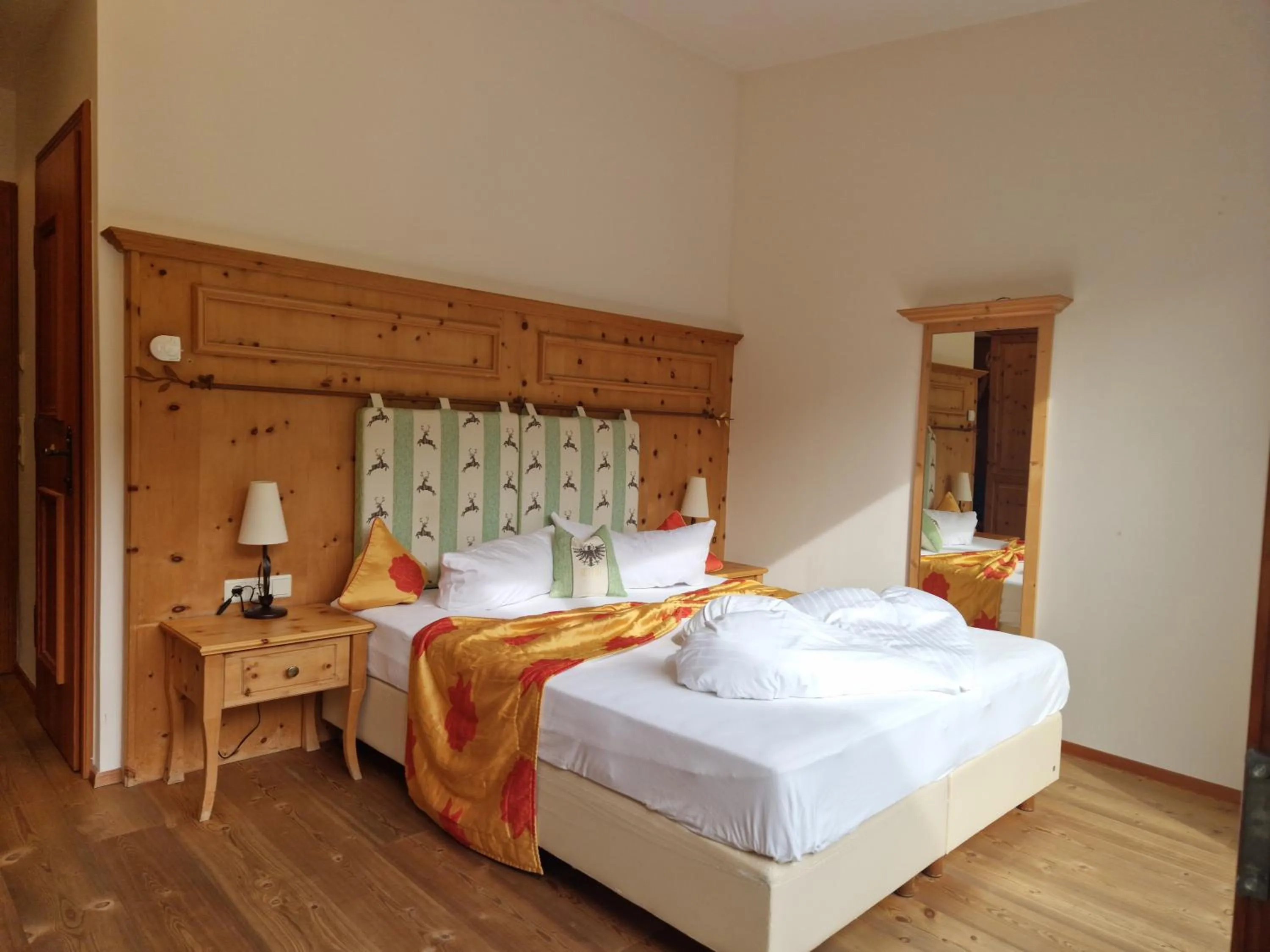 Photo of the whole room, Bed in Wellness Aparthotel Panorama Alpin - Ferienwohnungen Jerzens im Pitztal