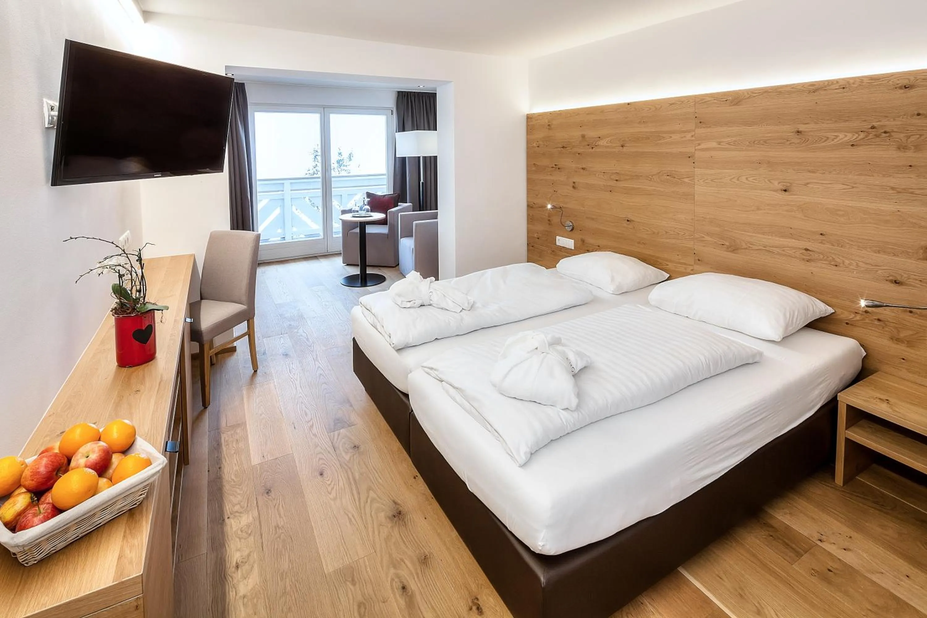 Photo of the whole room, Bed in Wellness Aparthotel Panorama Alpin - Ferienwohnungen Jerzens im Pitztal