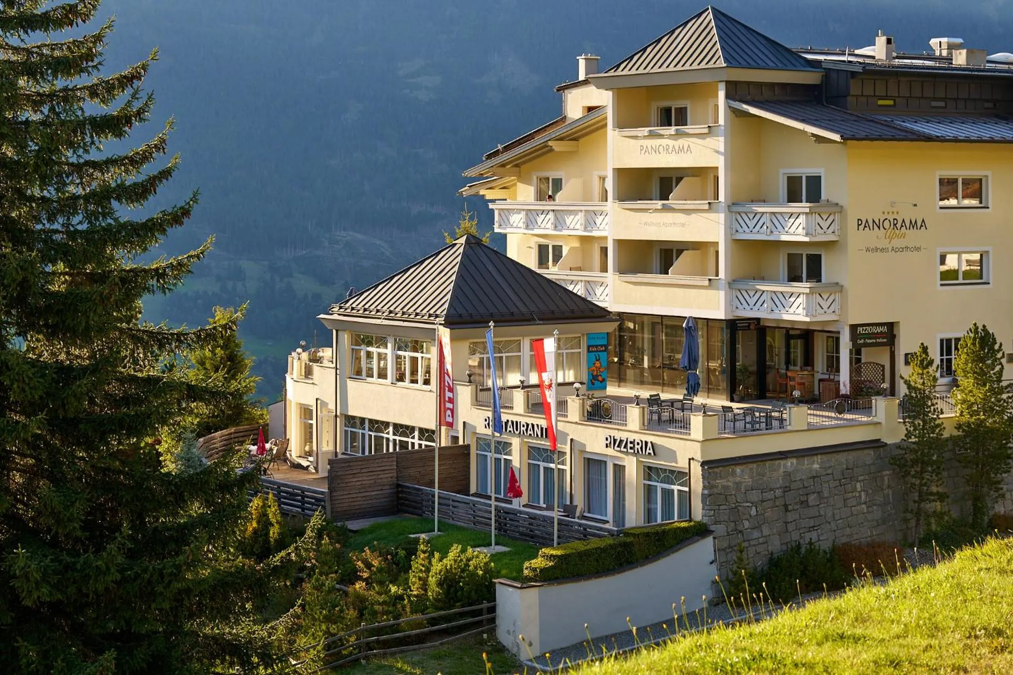 Wellness Aparthotel Panorama Alpin - Ferienwohnungen Jerzens im Pitztal