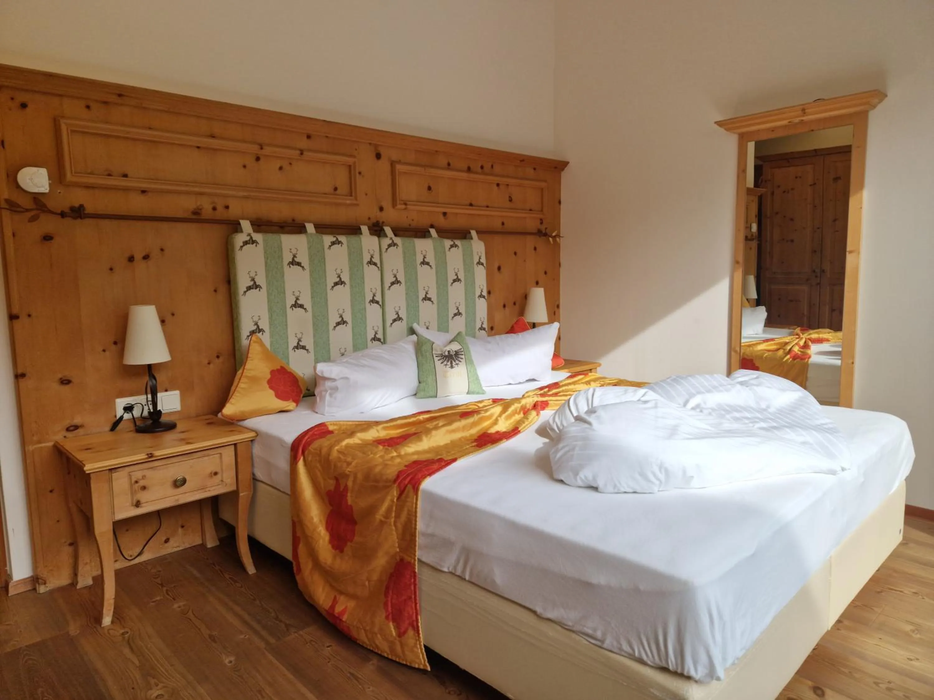 Photo of the whole room, Bed in Wellness Aparthotel Panorama Alpin - Ferienwohnungen Jerzens im Pitztal