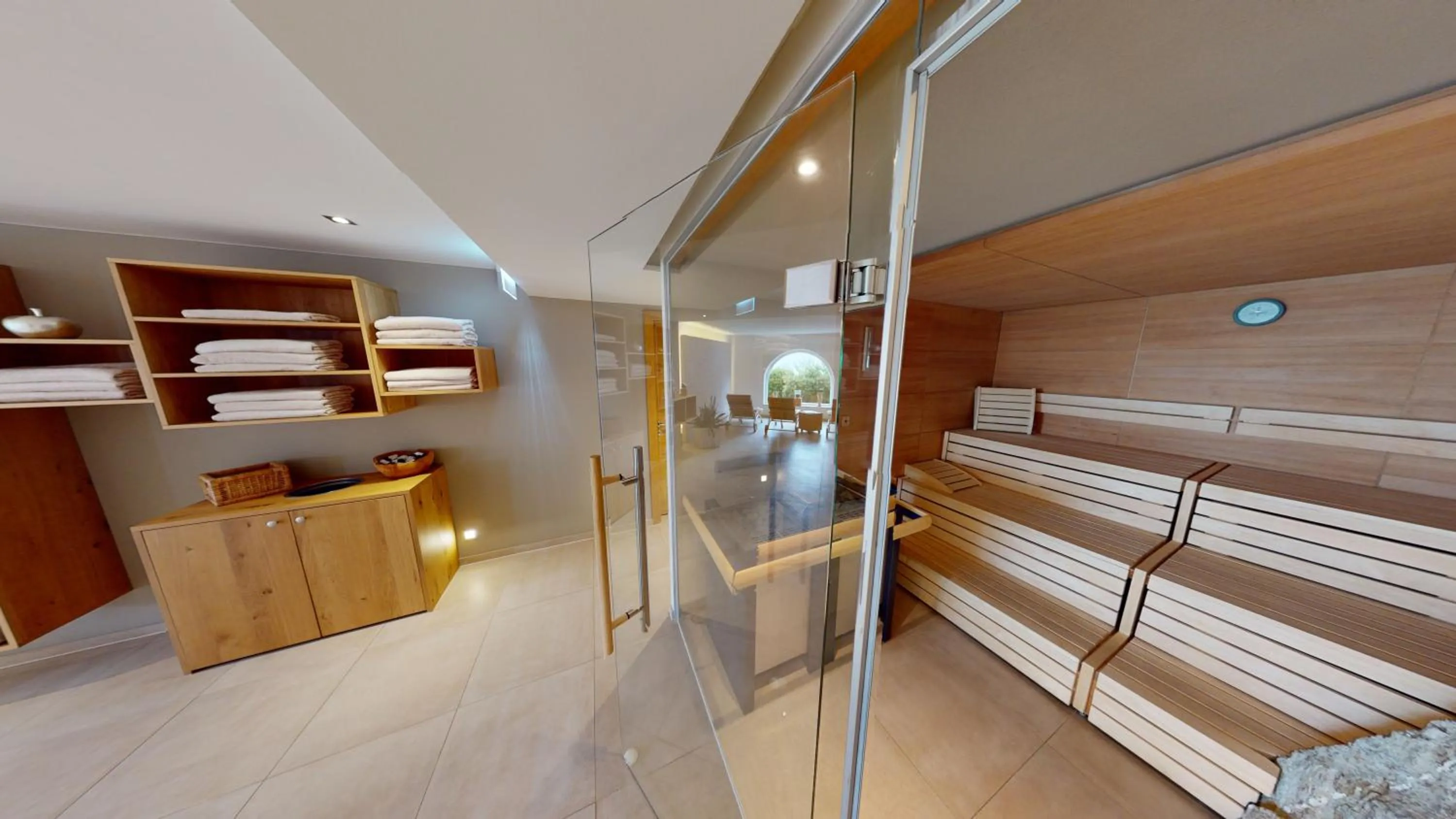 Sauna, Bed in Wellness Aparthotel Panorama Alpin - Ferienwohnungen Jerzens im Pitztal