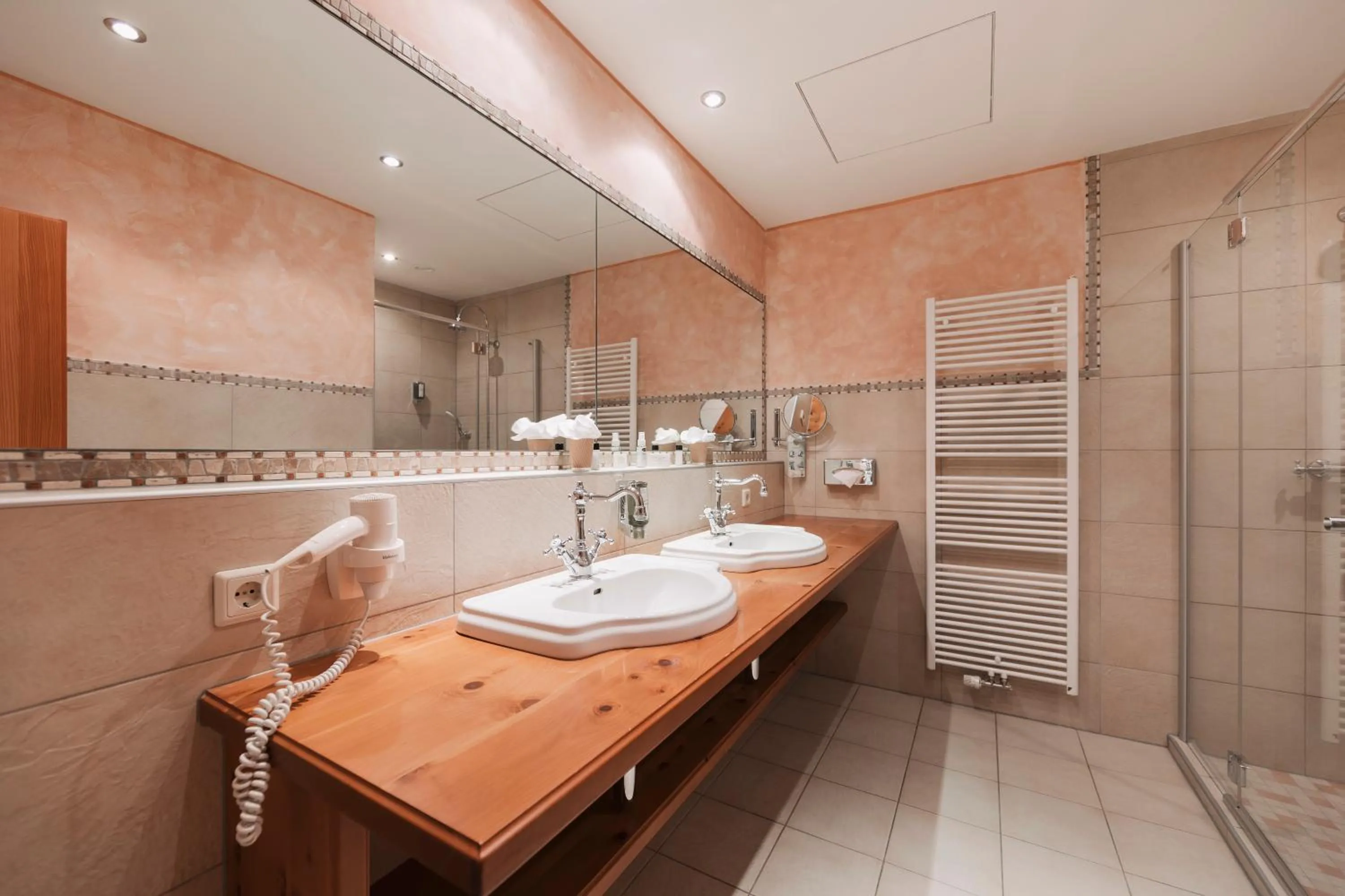 Shower in Wellness Aparthotel Panorama Alpin - Ferienwohnungen Jerzens im Pitztal