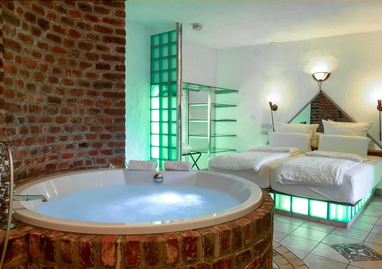 Bed in Hotel Land Gut Höhne