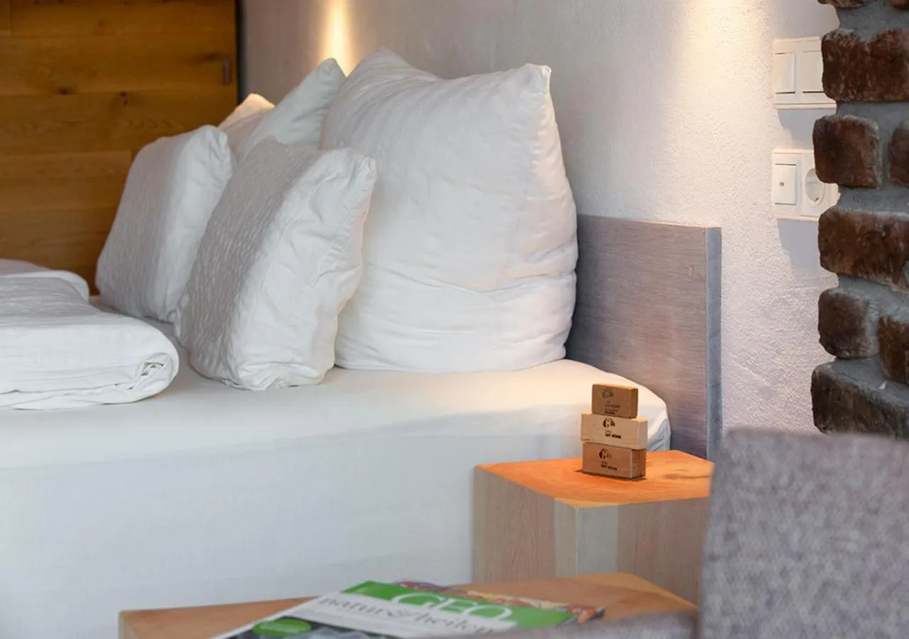 Bed in Hotel Land Gut Höhne