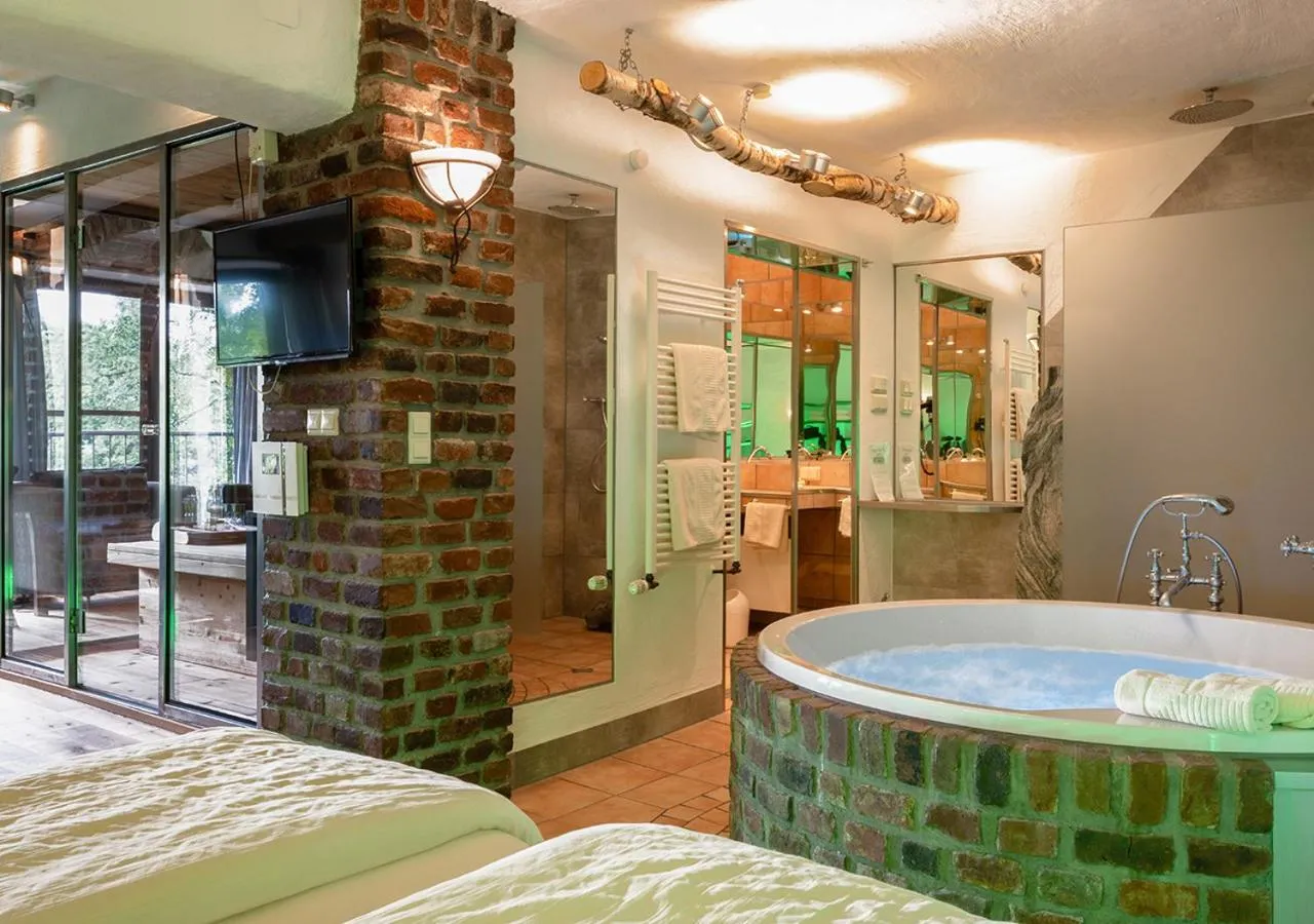 Bed in Hotel Land Gut Höhne