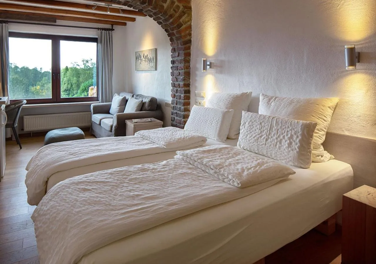 Bed in Hotel Land Gut Höhne