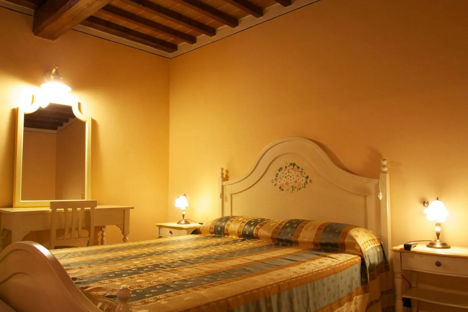 Bed in Relais La Leopolda