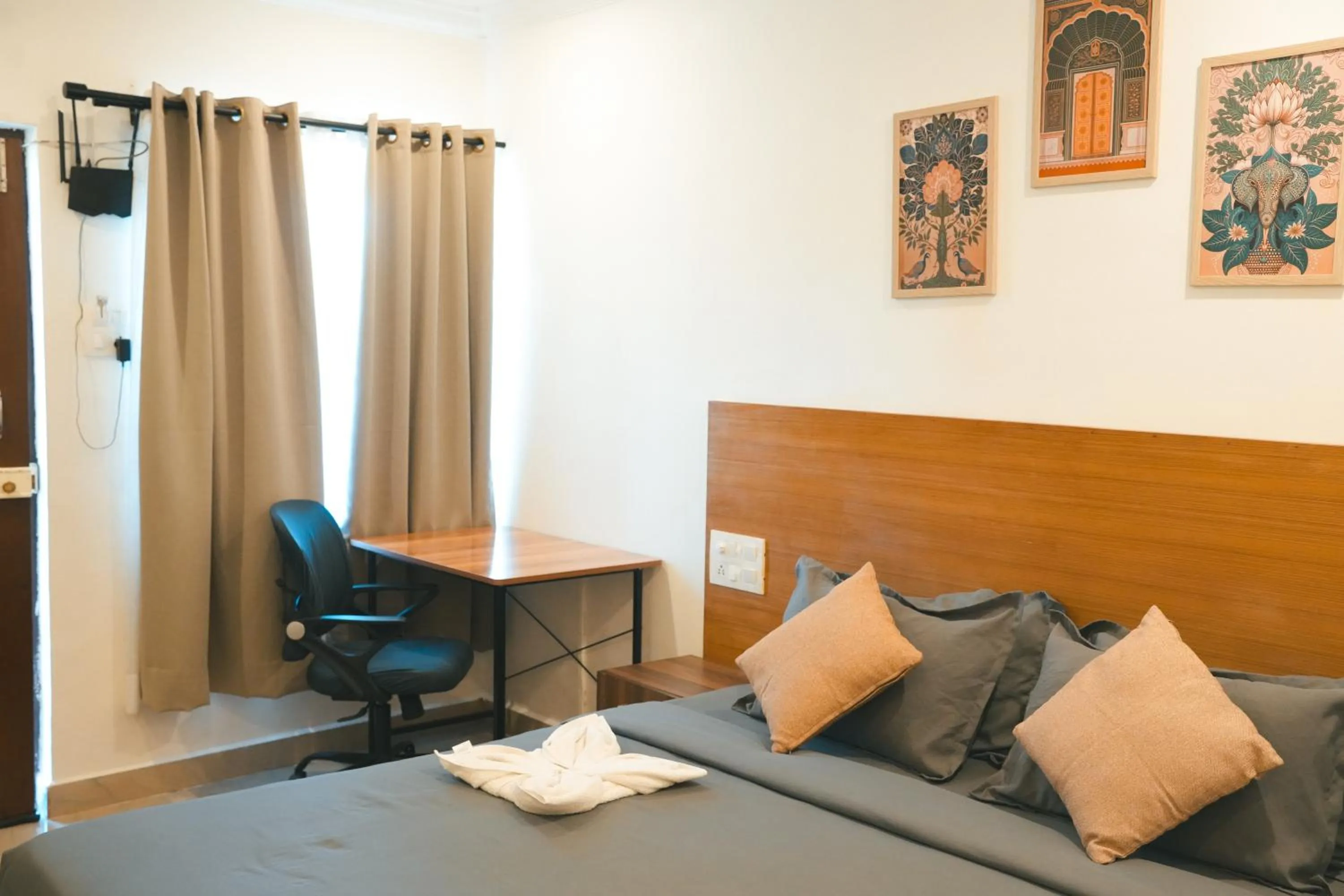 Bedroom, Bed in North39