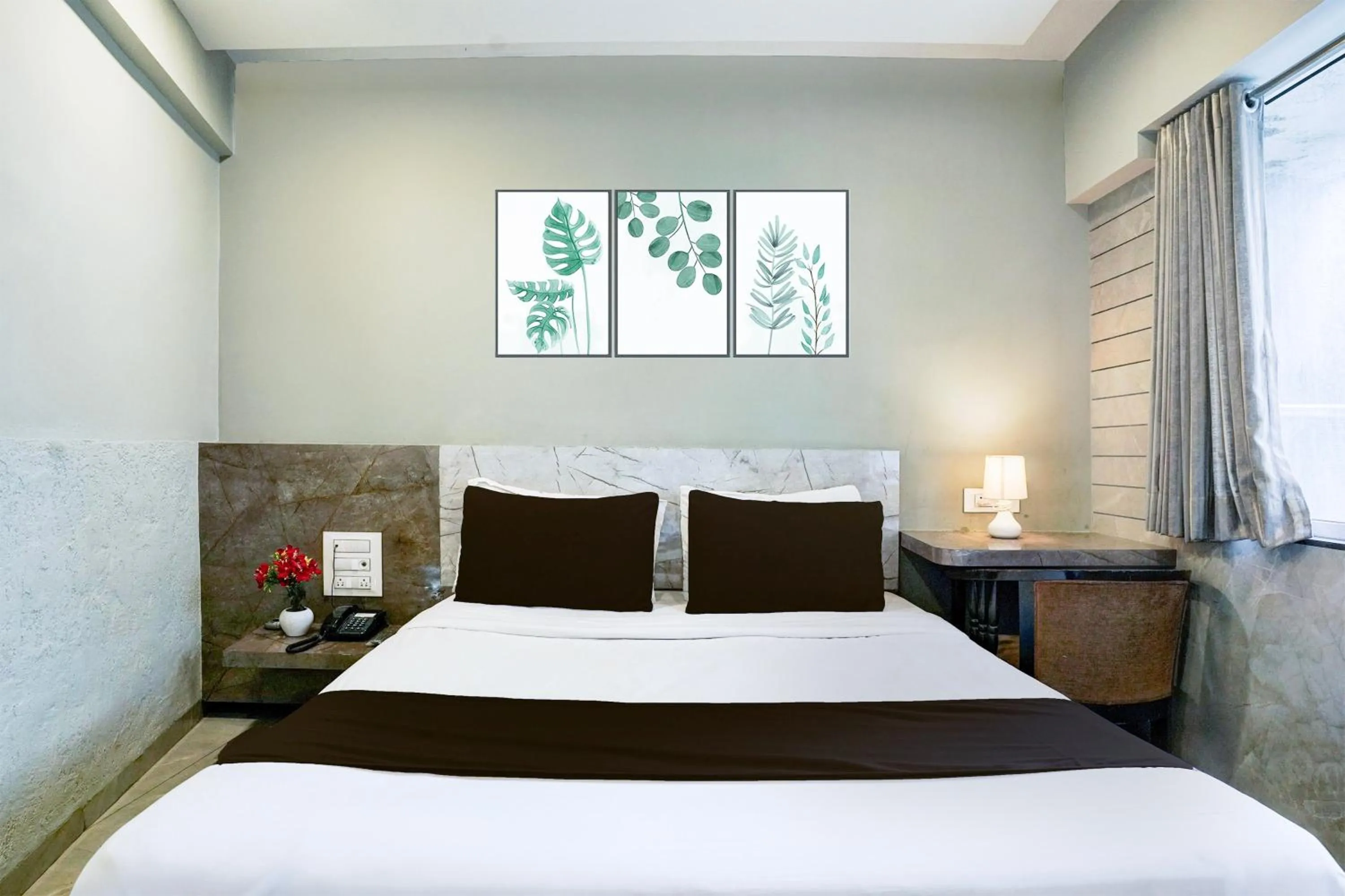 Bedroom, Bed in Super Townhouse Oak Vashi