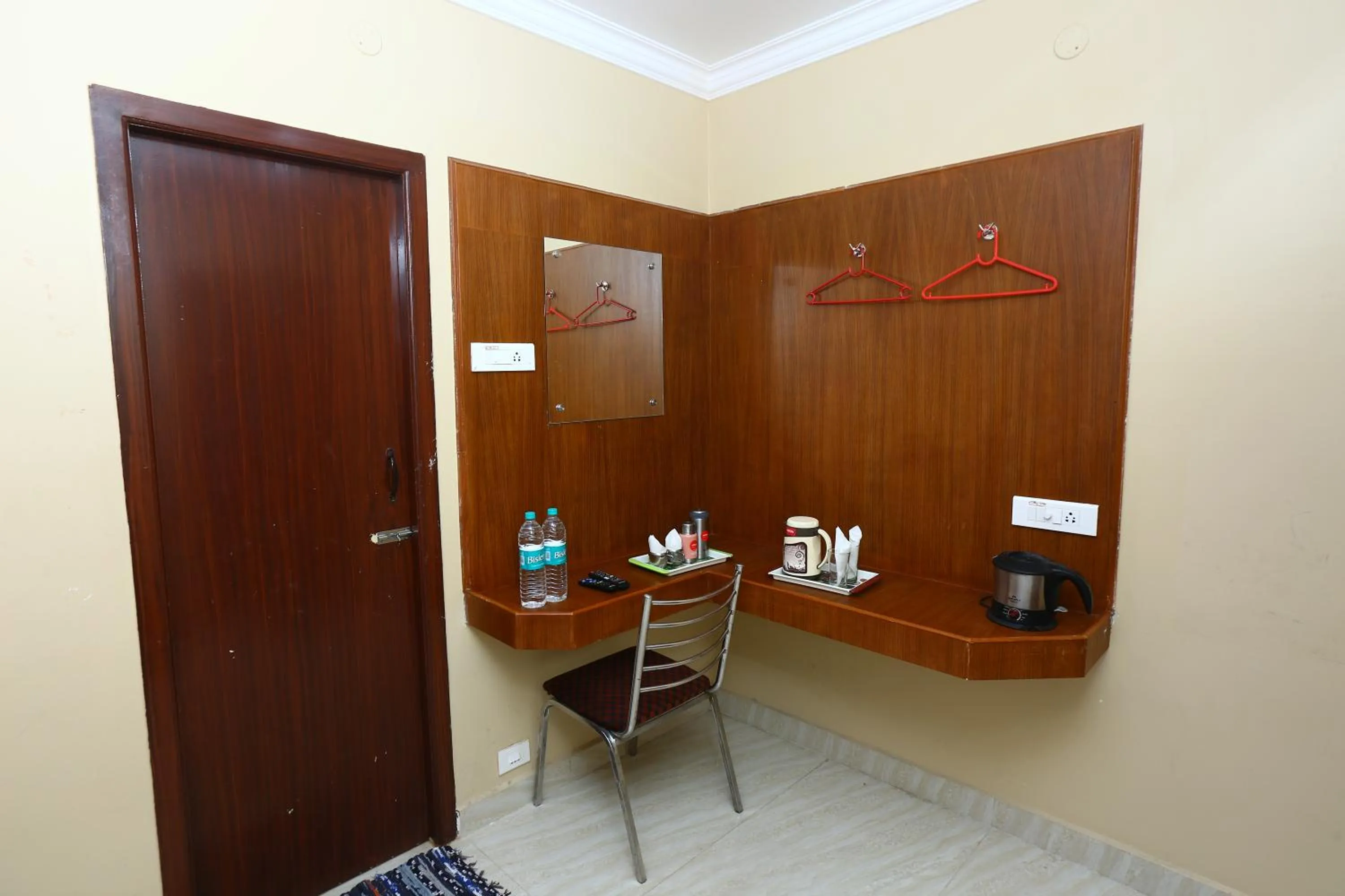 Bedroom in Ramana's Home Stay-Near Railway Station and Bus Stand