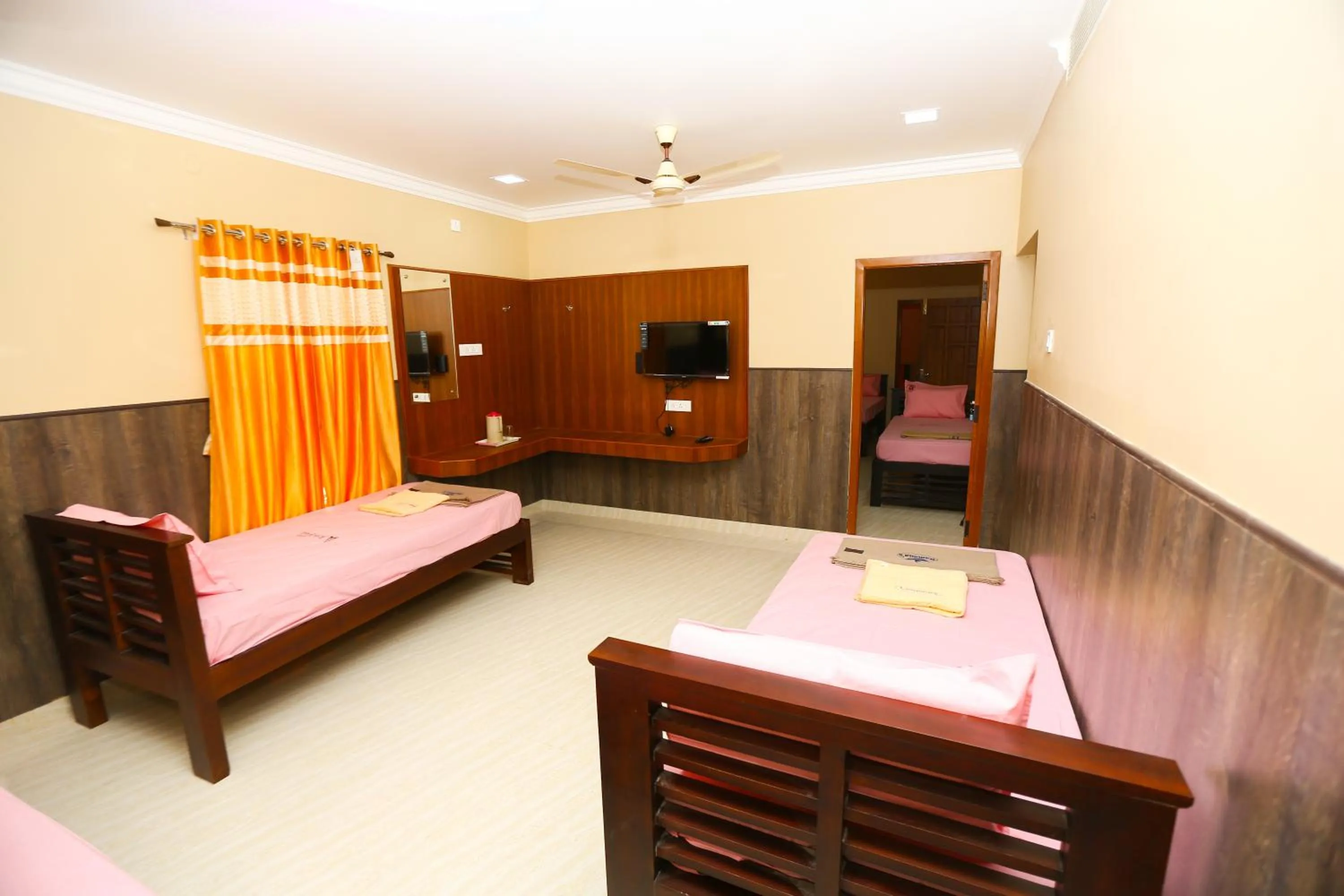 Bed in Ramana's Home Stay-Near Railway Station and Bus Stand