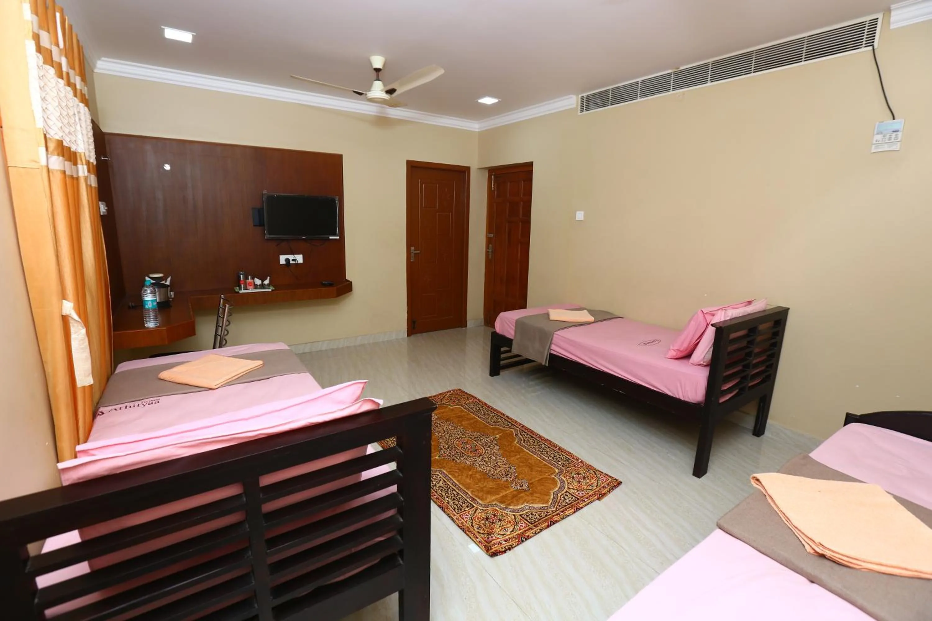 Bed in Ramana's Home Stay-Near Railway Station and Bus Stand