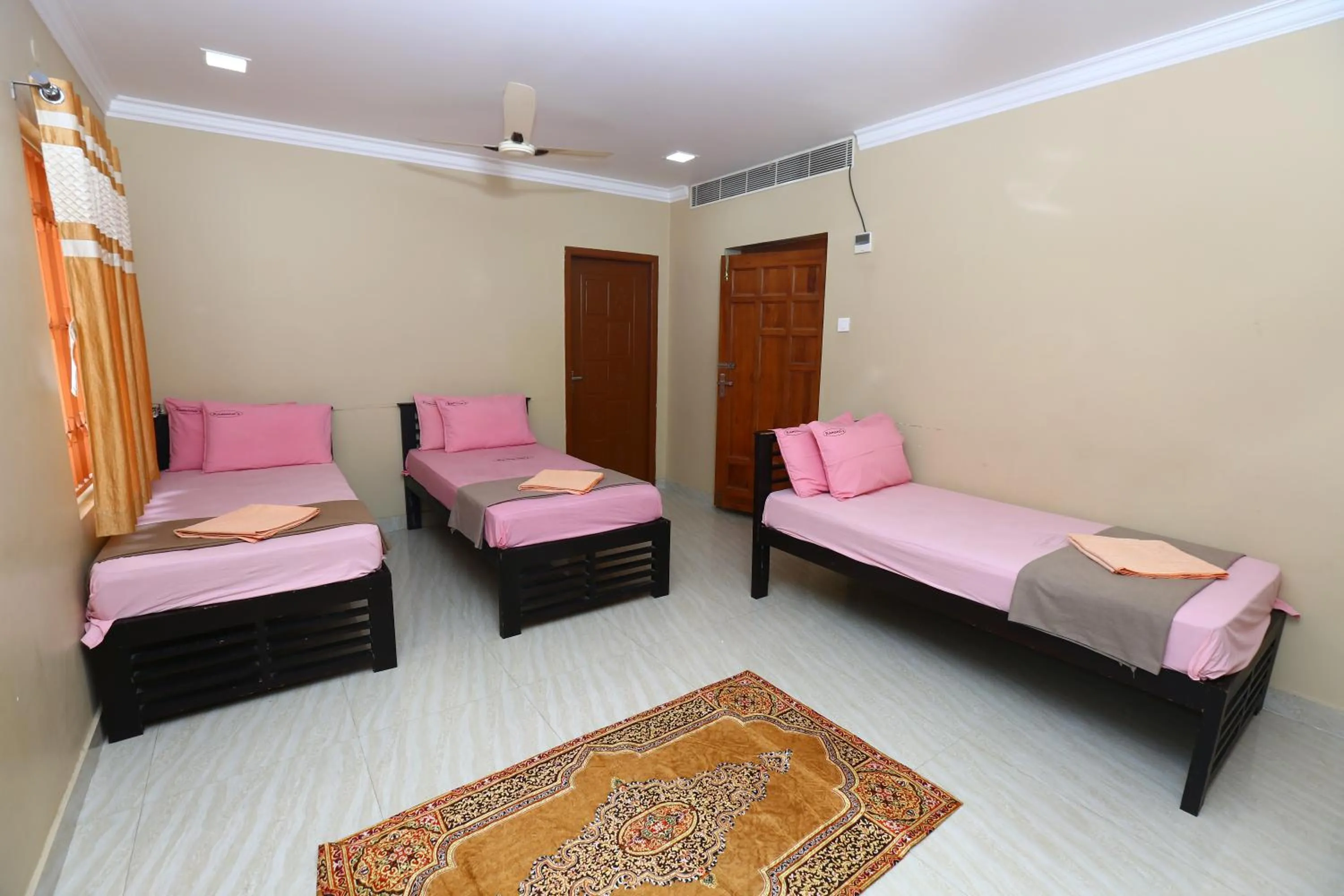 Bed in Ramana's Home Stay-Near Railway Station and Bus Stand