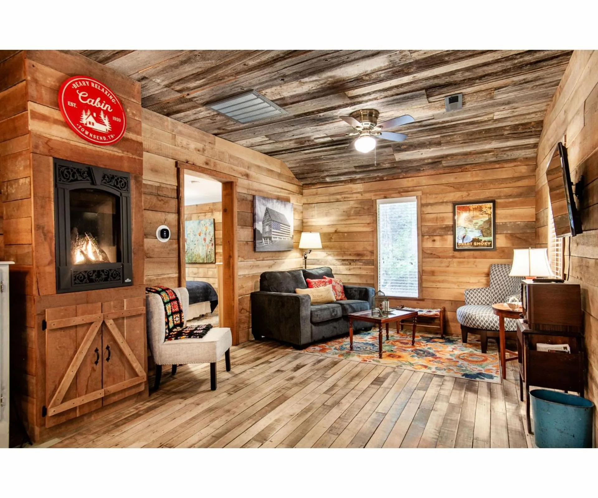 Living room in Beary Relaxing Cabin - Rustic with Outdoor Patio