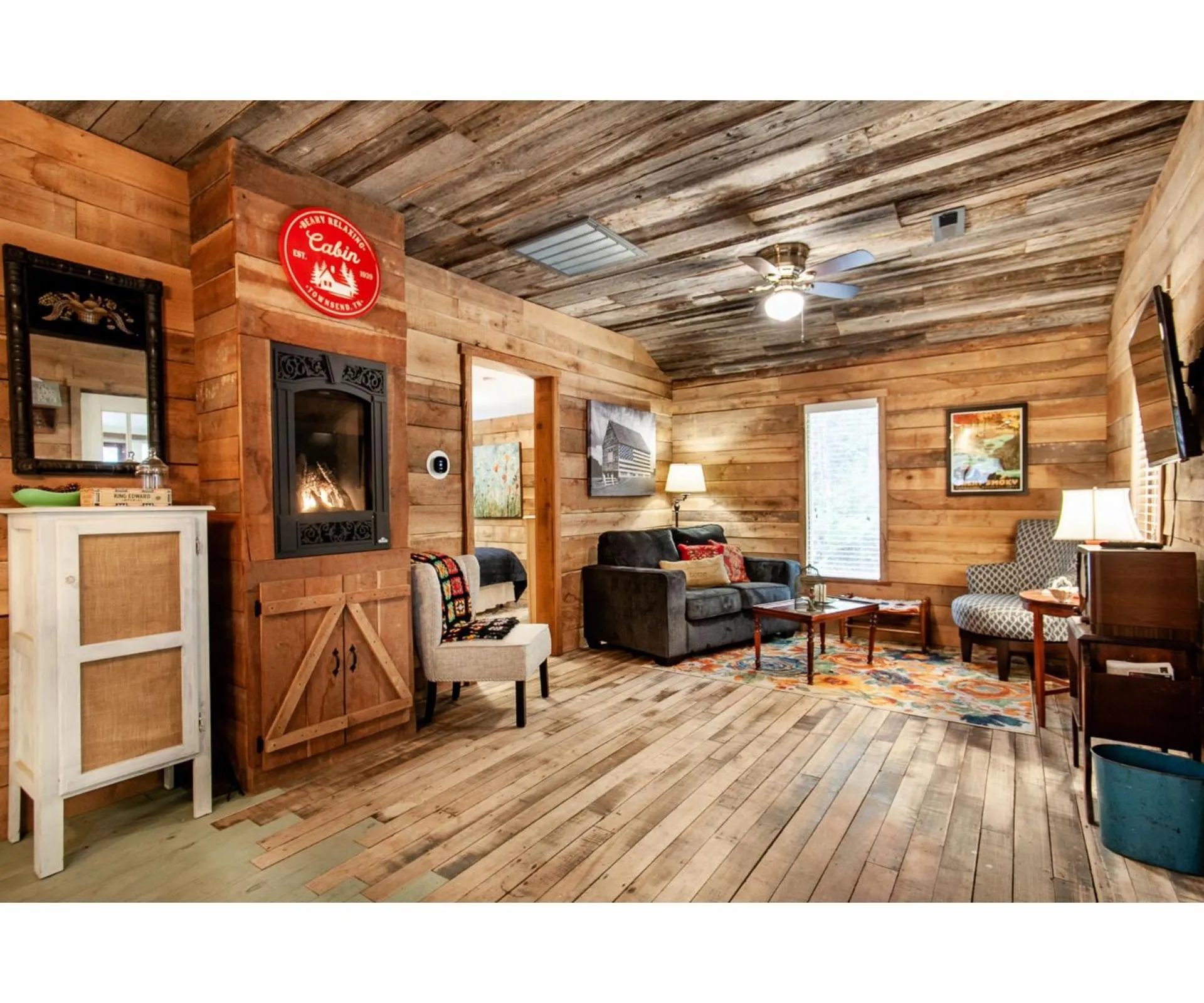 Living room in Beary Relaxing Cabin - Rustic with Outdoor Patio