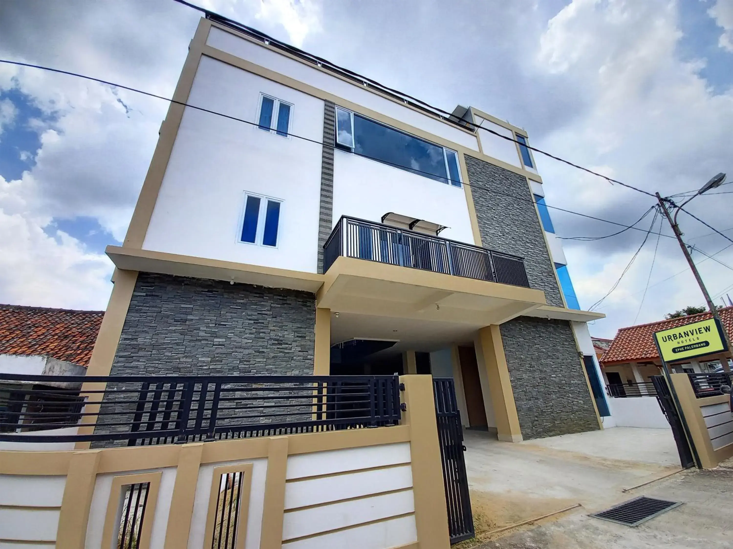 Urbanview Hotel Ephe Palembang by RedDoorz Urbanview Hotel Ephe Palembang by RedDoorz