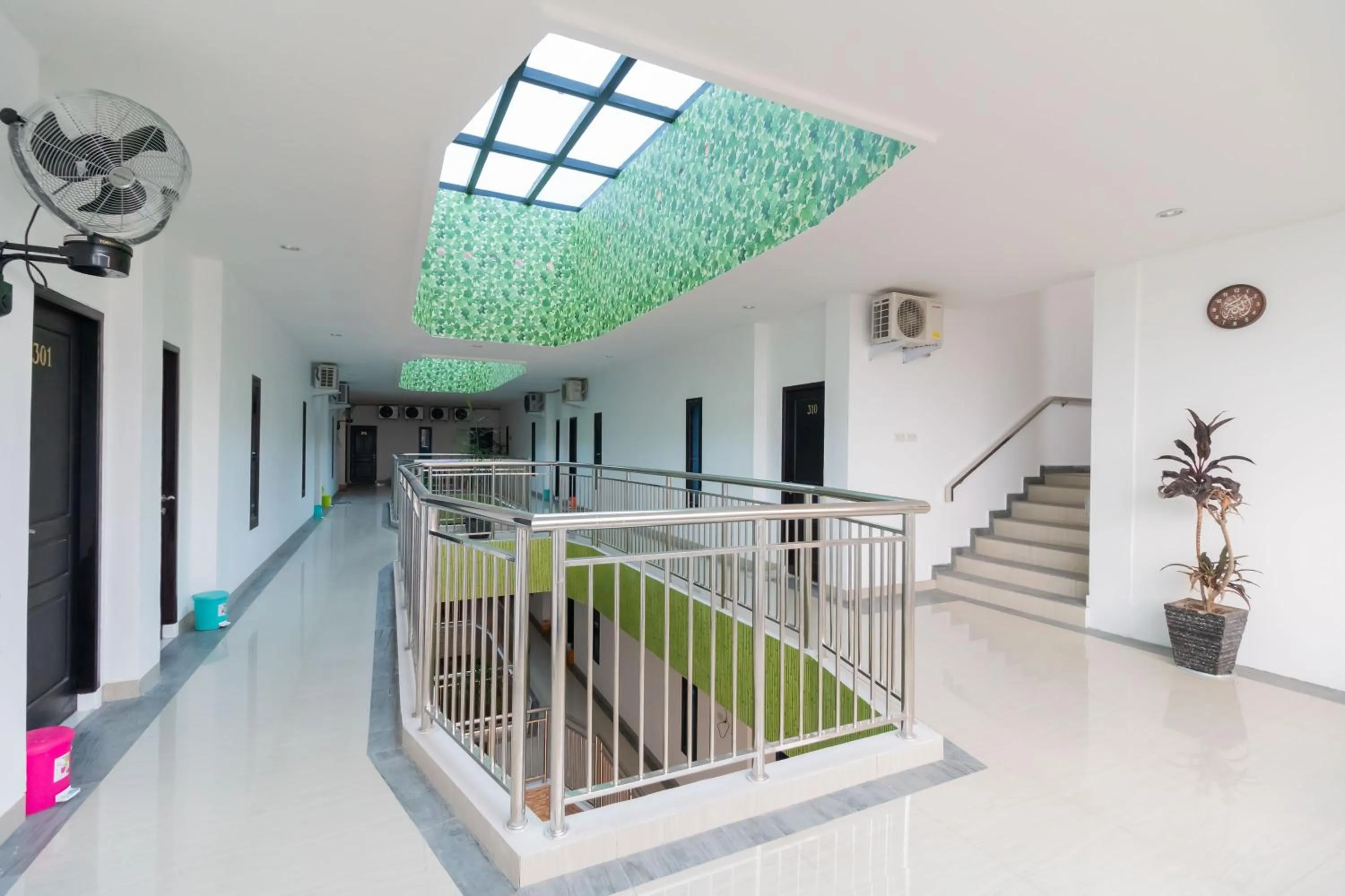 Balcony/Terrace in Urbanview Hotel Ephe Palembang by RedDoorz