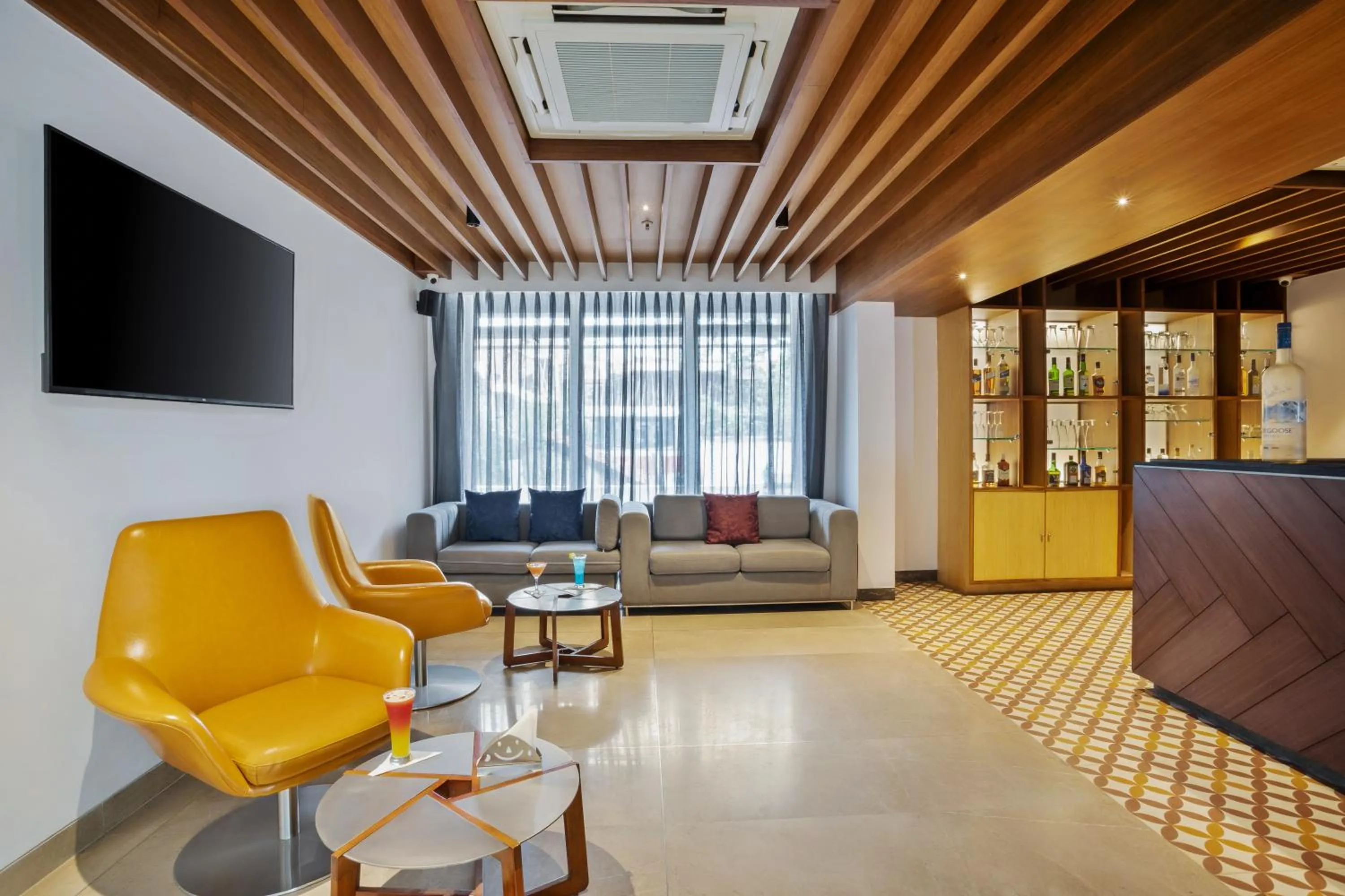 Lounge or bar in De Mandarin Hotel Goa