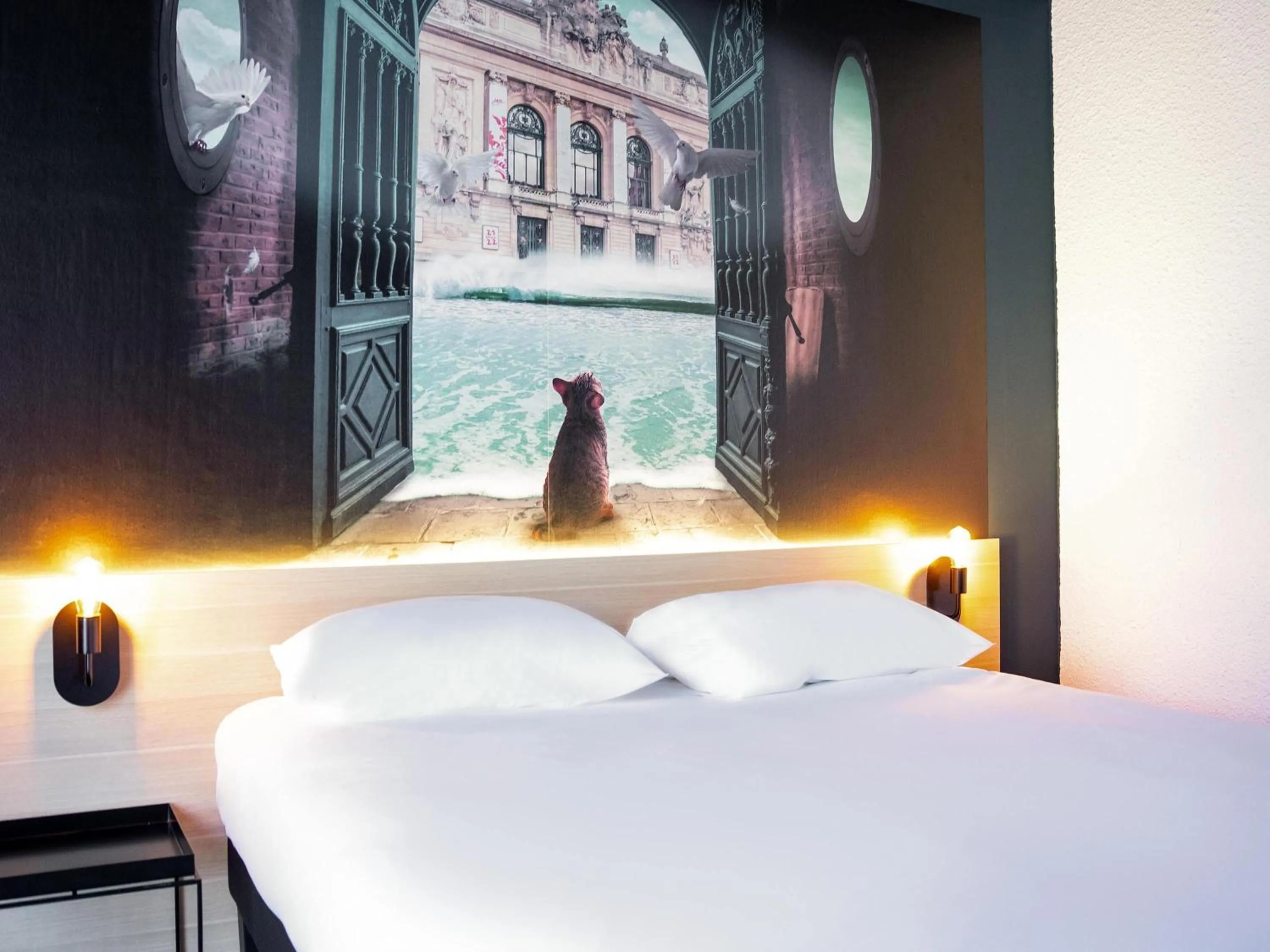 Bedroom, Bed in ibis Styles Lille Neuville en Ferrain