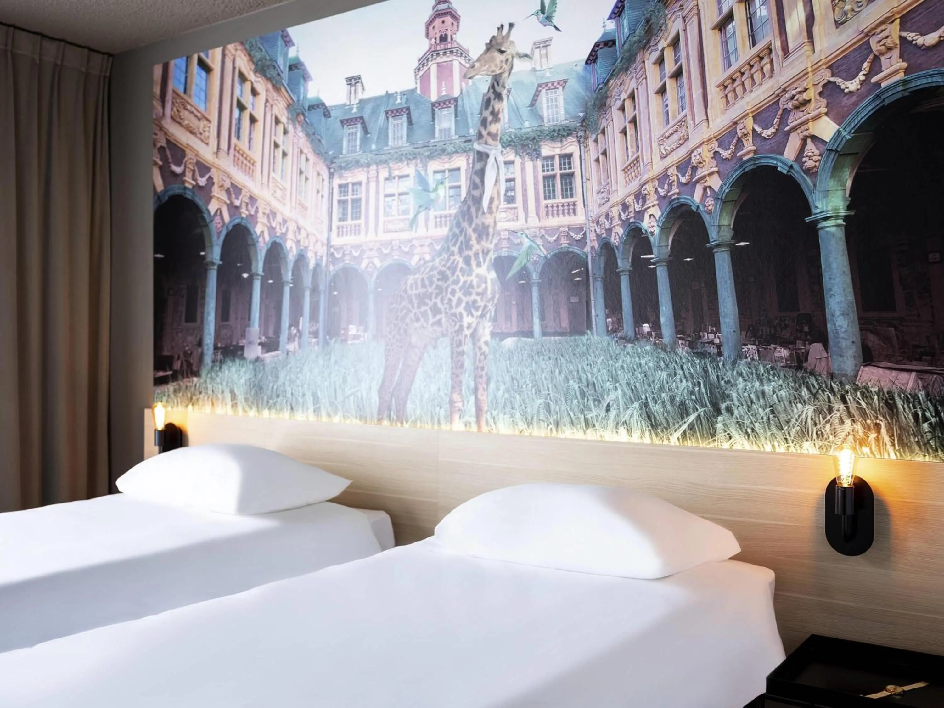 Bedroom, Bed in ibis Styles Lille Neuville en Ferrain