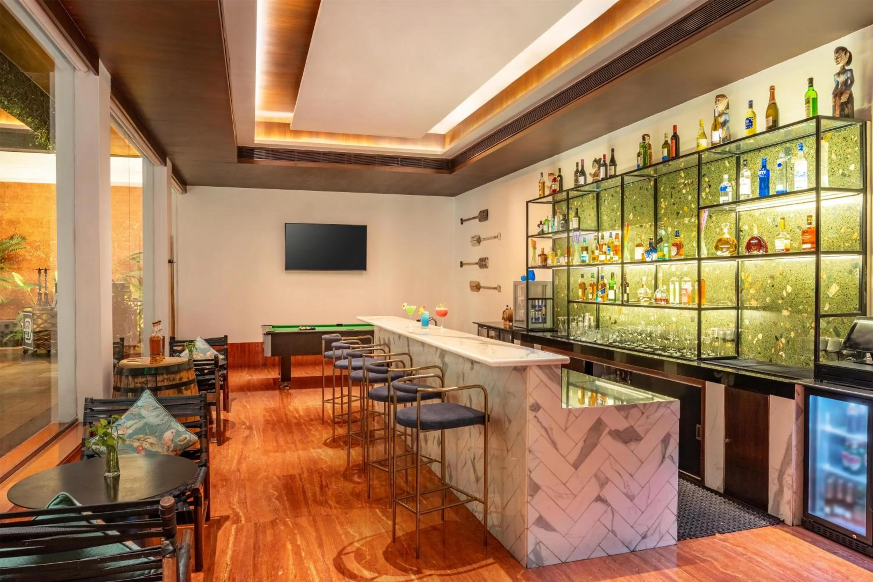 Lounge or bar in Radisson Resort Goa Baga