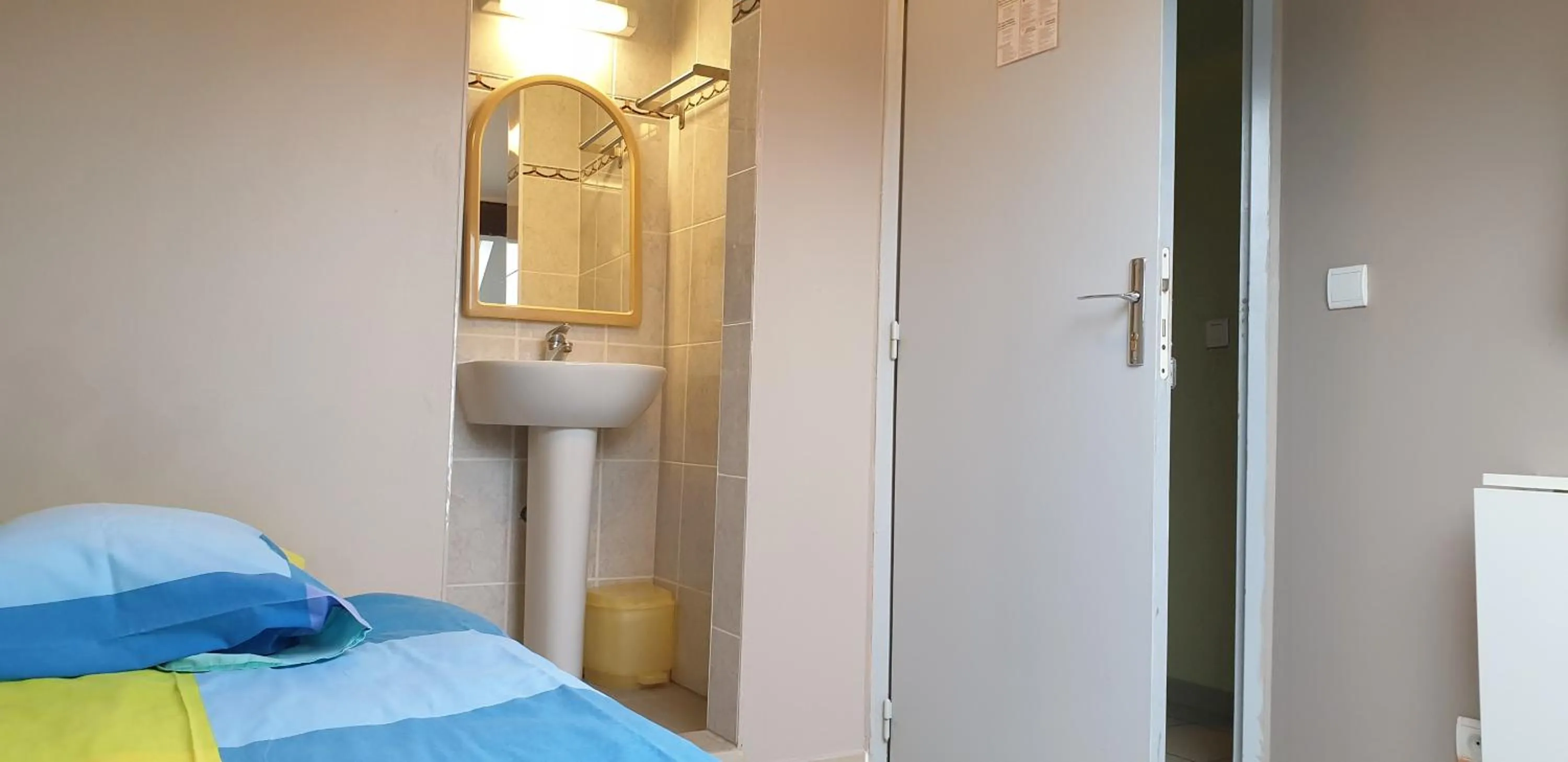 Bedroom, Bed in Presqu'île de Chooz