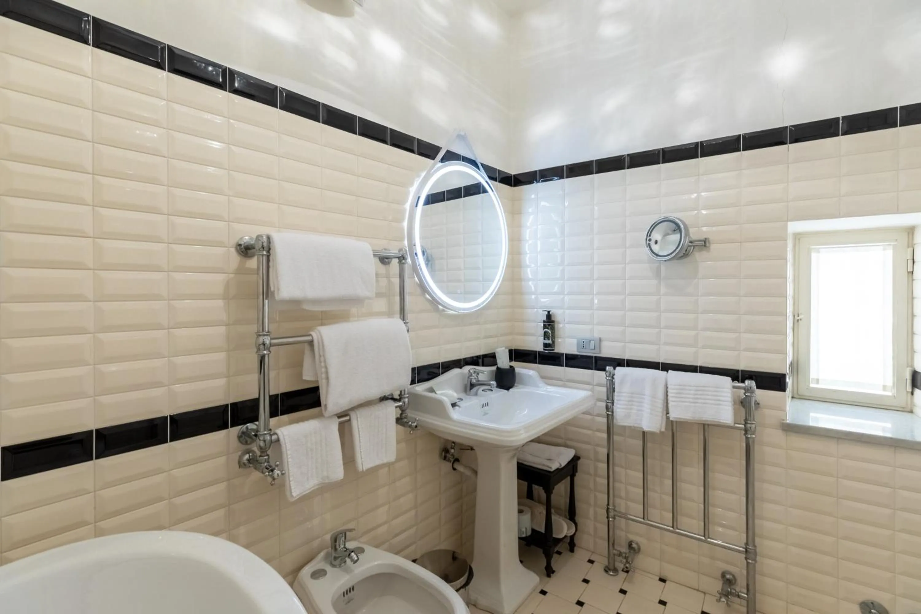 Bathroom in Ara di Marte Suites