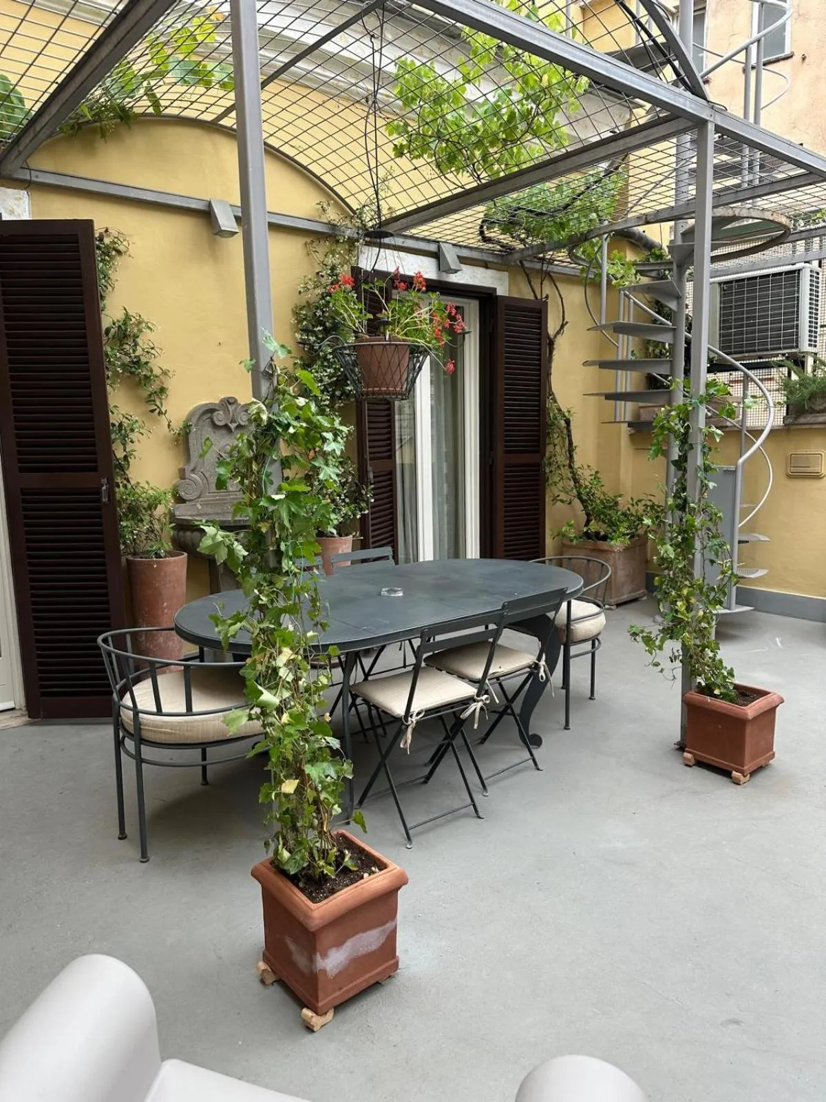 Dining area in Ara di Marte Suites