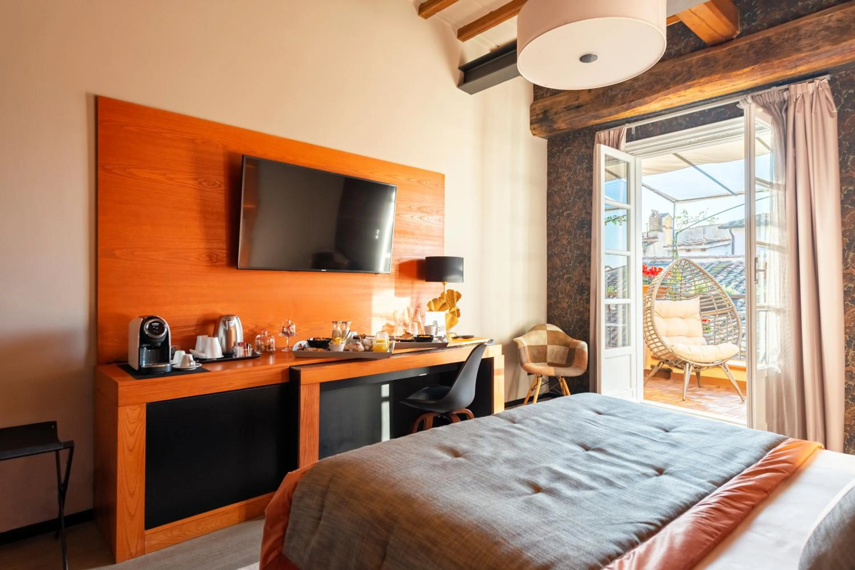 TV and multimedia, Bed in Ara di Marte Suites