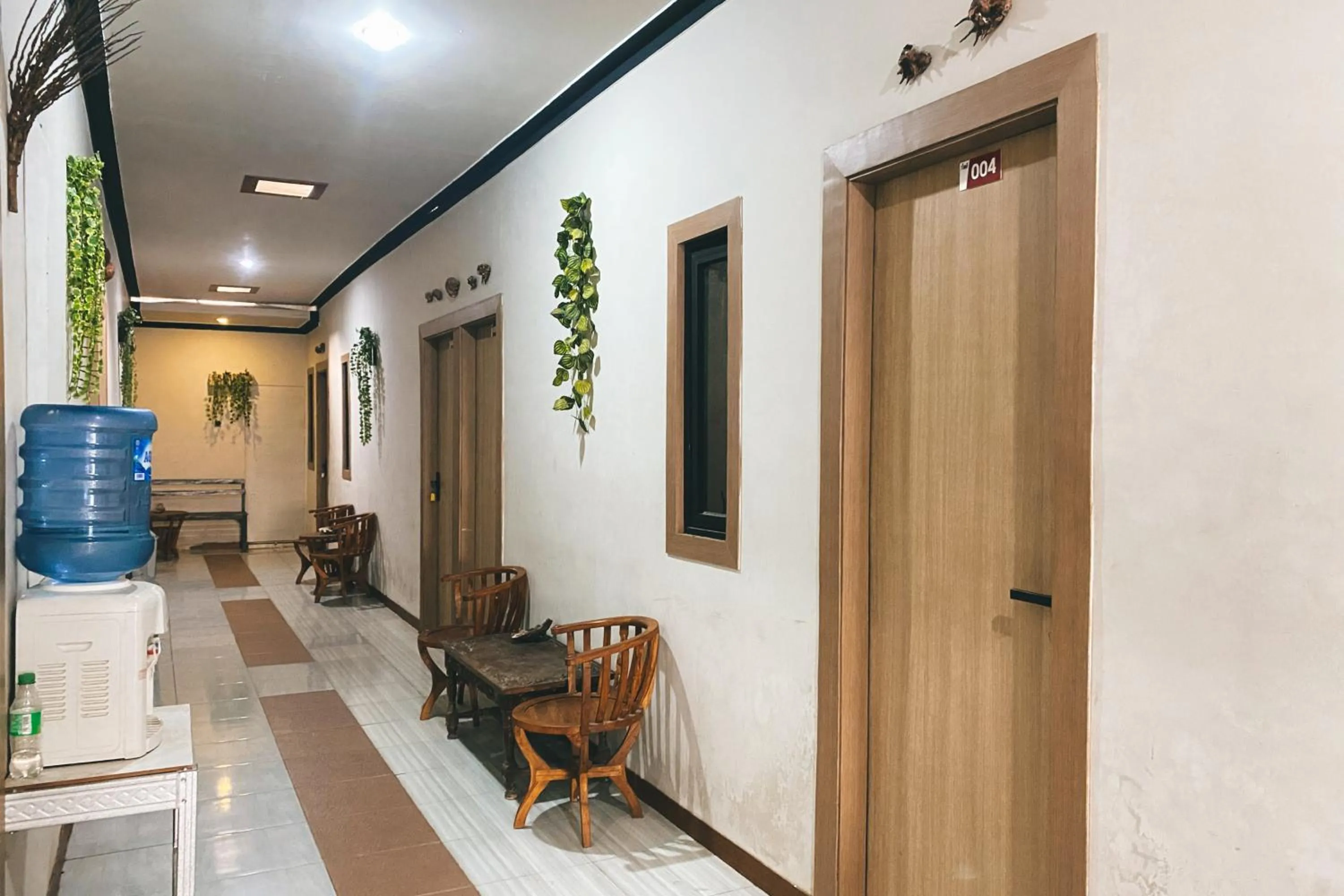 Seating area in Central House Karimunjawa Mitra RedDoorz