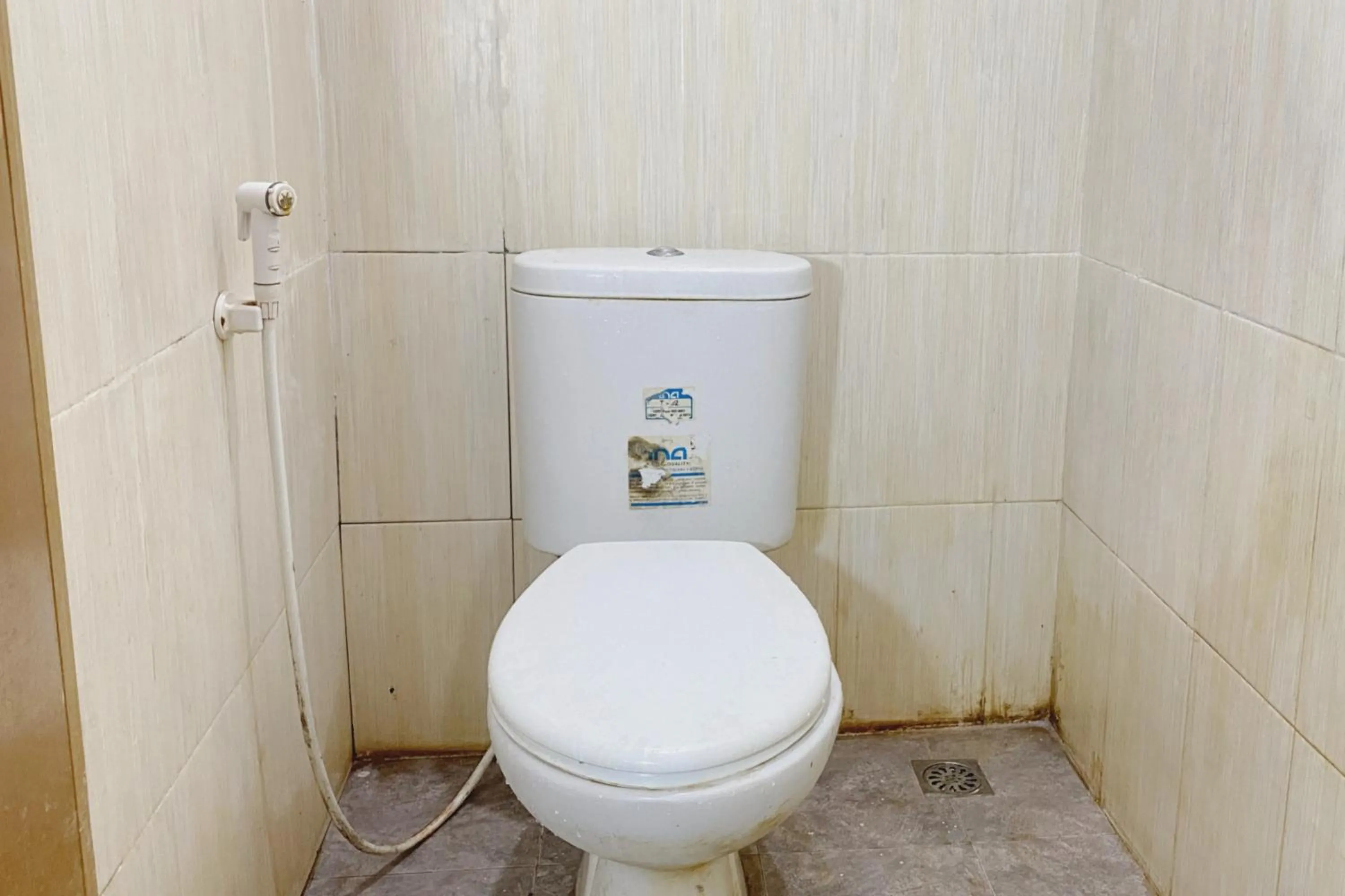 Bathroom in Central House Karimunjawa Mitra RedDoorz