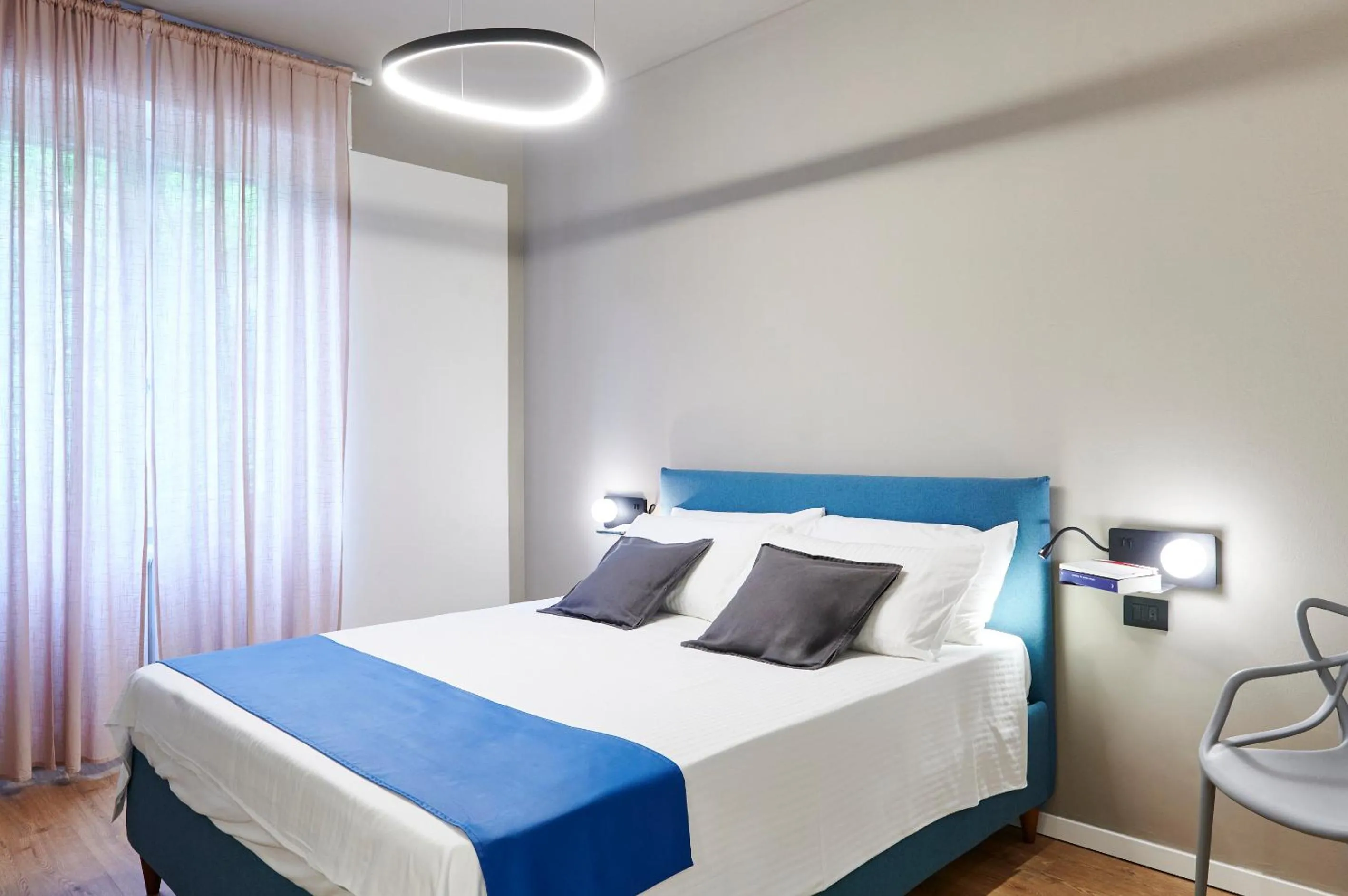 Photo of the whole room, Bed in STAR RIBBON