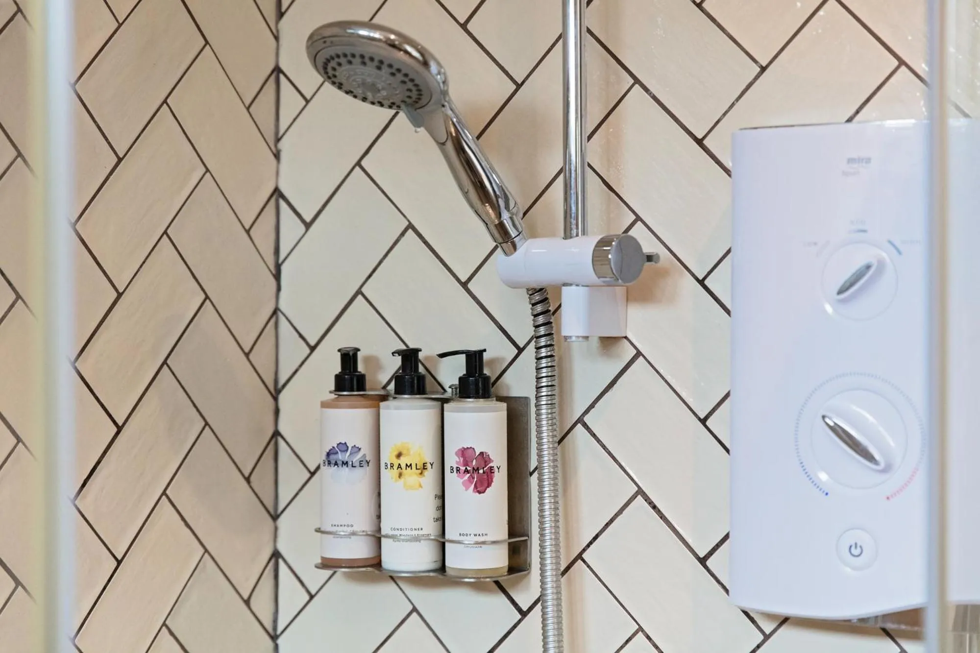 Bathroom in The Three Swallows Cley