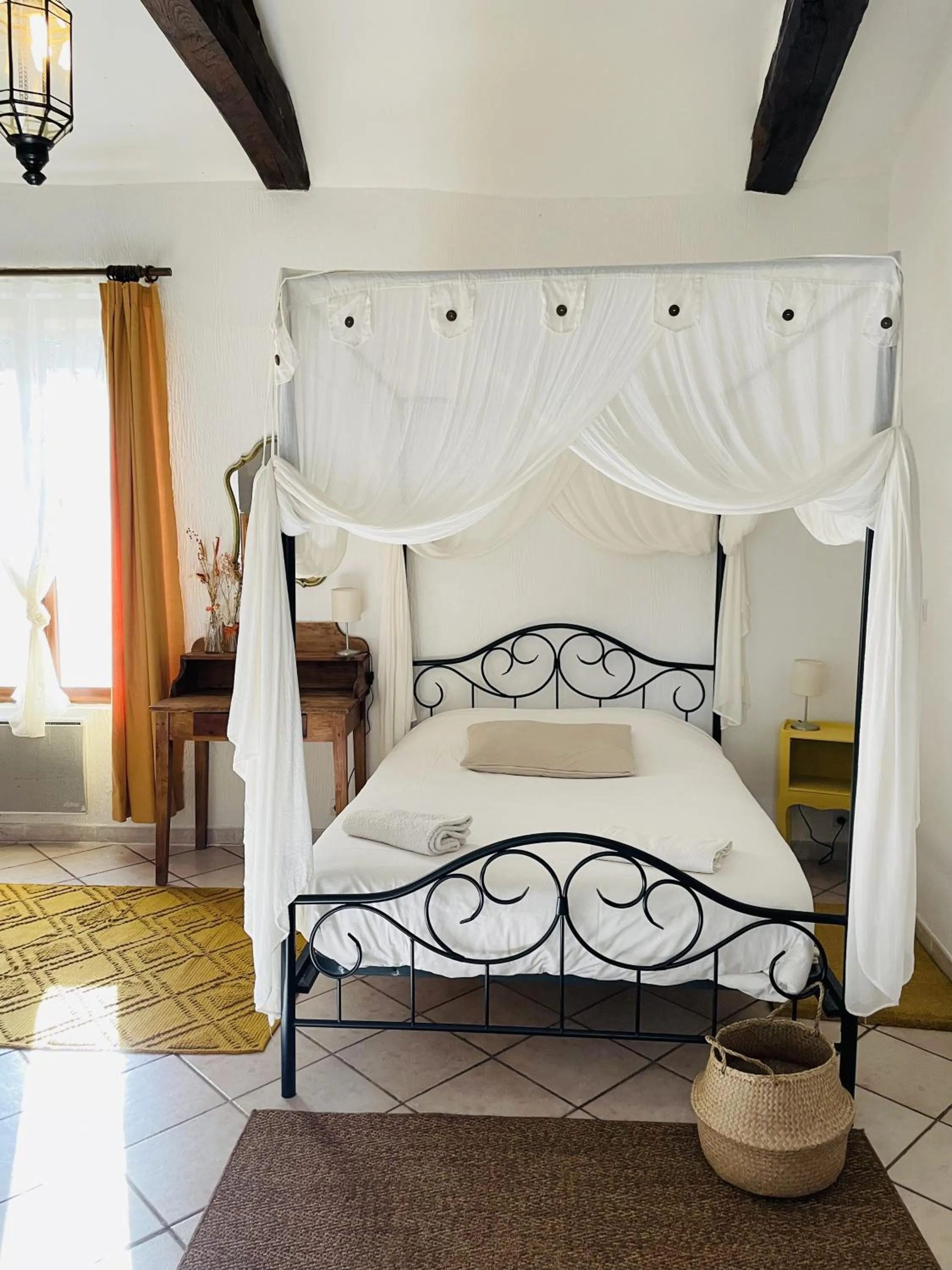 Bedroom, Bed in Les Copains à Bord