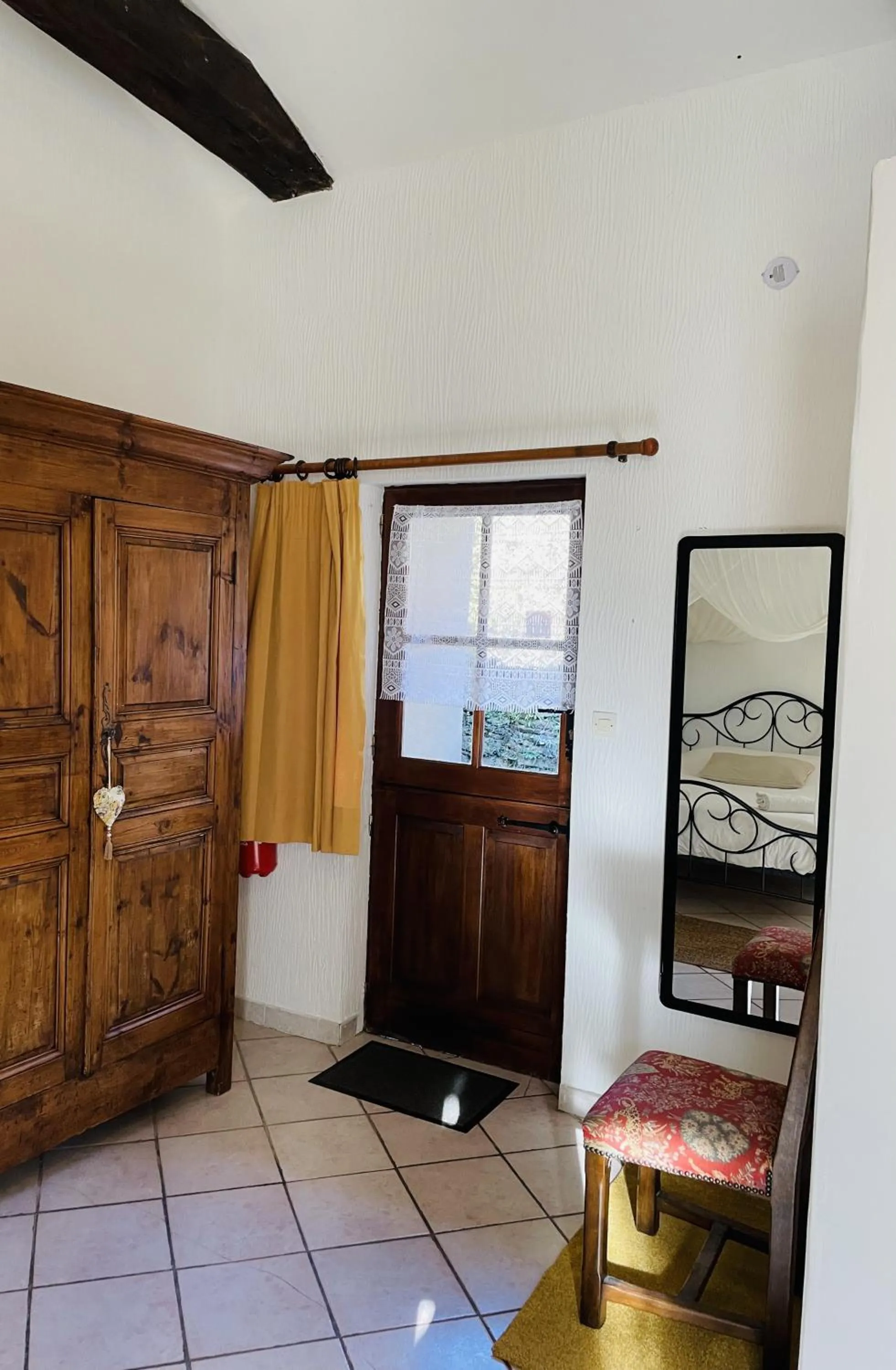 Bedroom in Les Copains à Bord