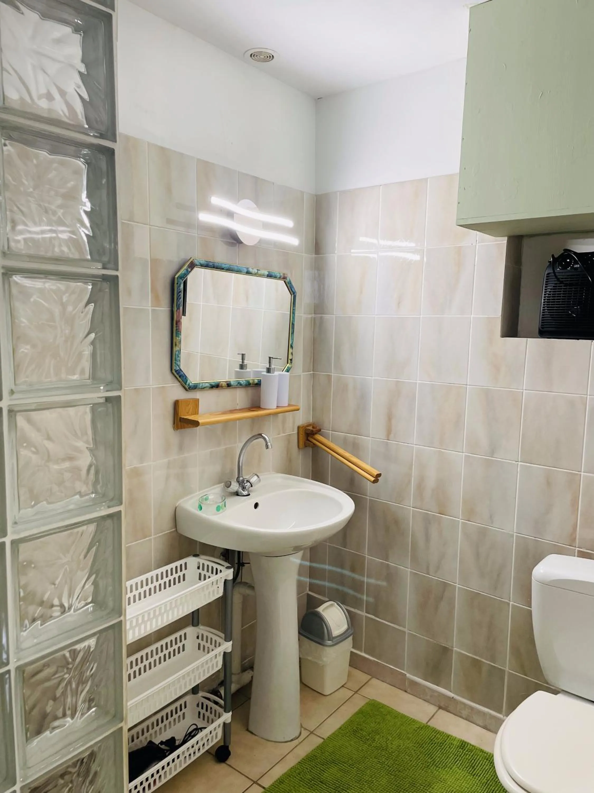 Bathroom in Les Copains à Bord