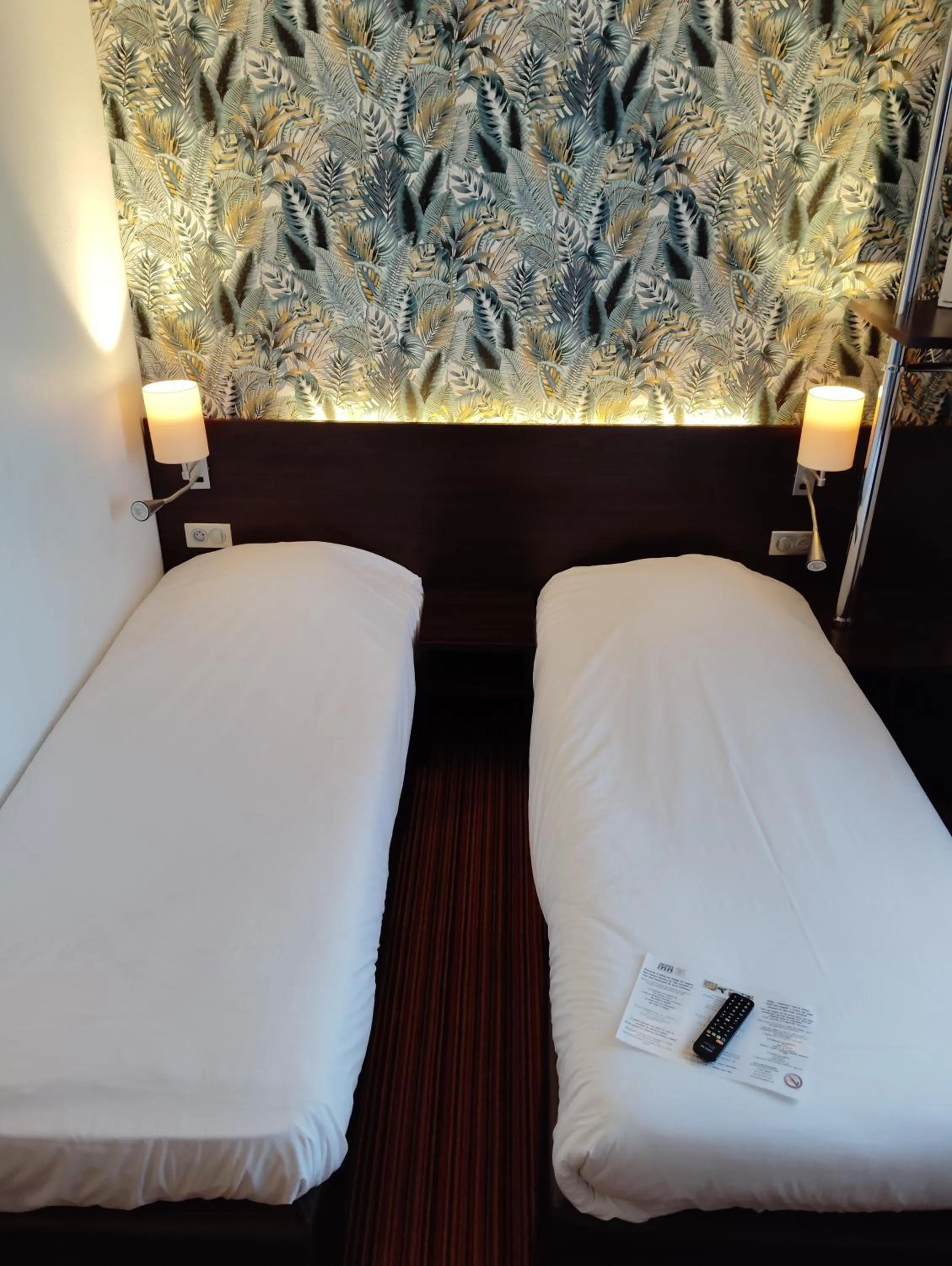 Bedroom, Bed in Hôtel Inn Design Resto Novo Langres