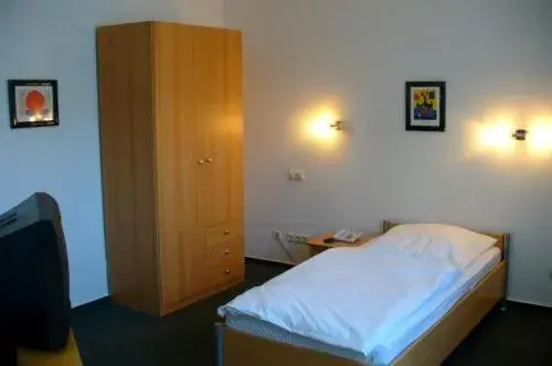 Single Room in Hotel Ernst Ludwig Single Room in Hotel Ernst Ludwig