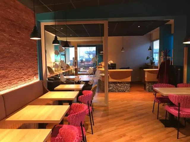 Breakfast in The Originals Boutique, Hôtel Alizé, Évian-les-Bains