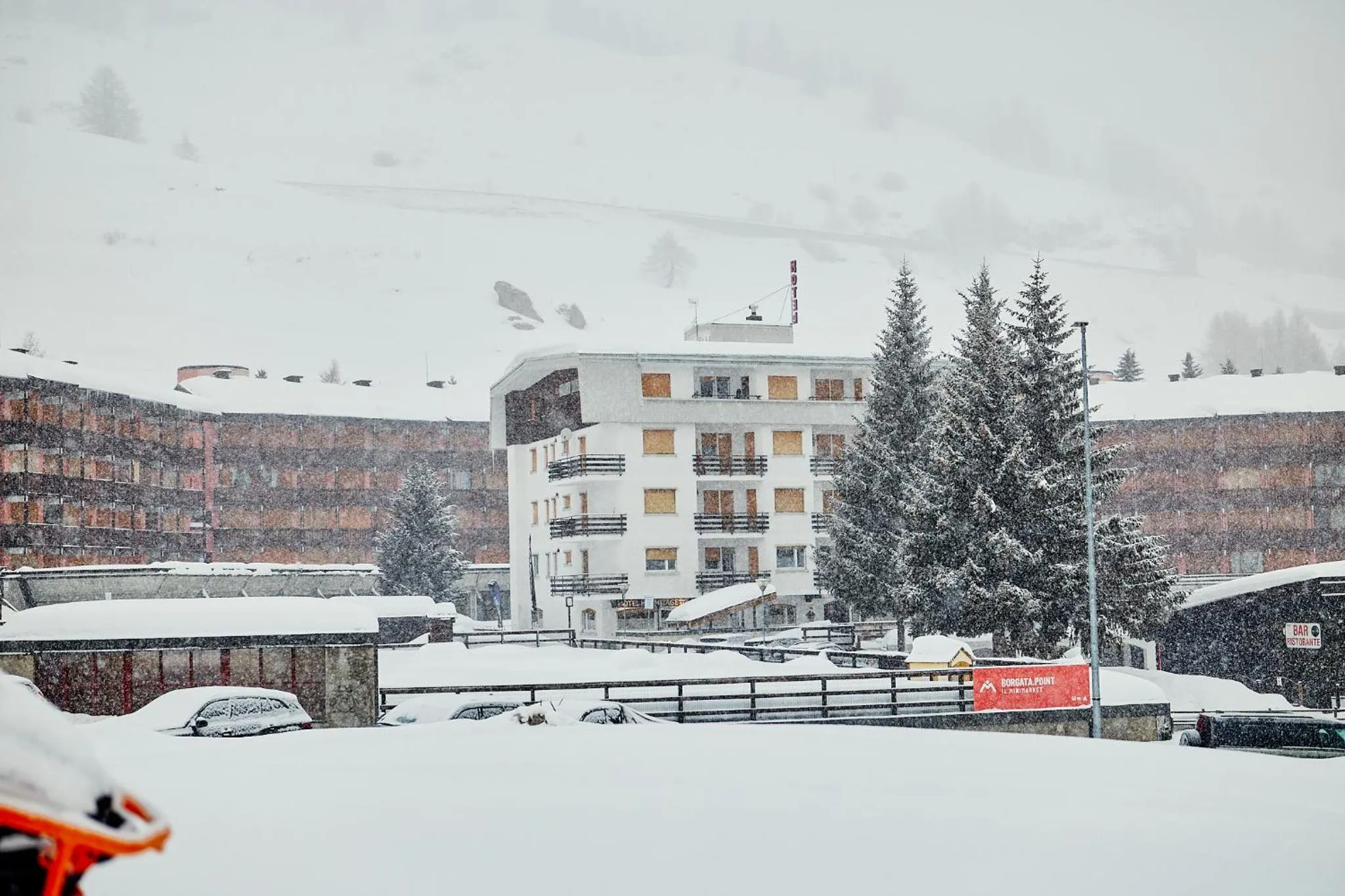 Property building in Hotel Hermitage
