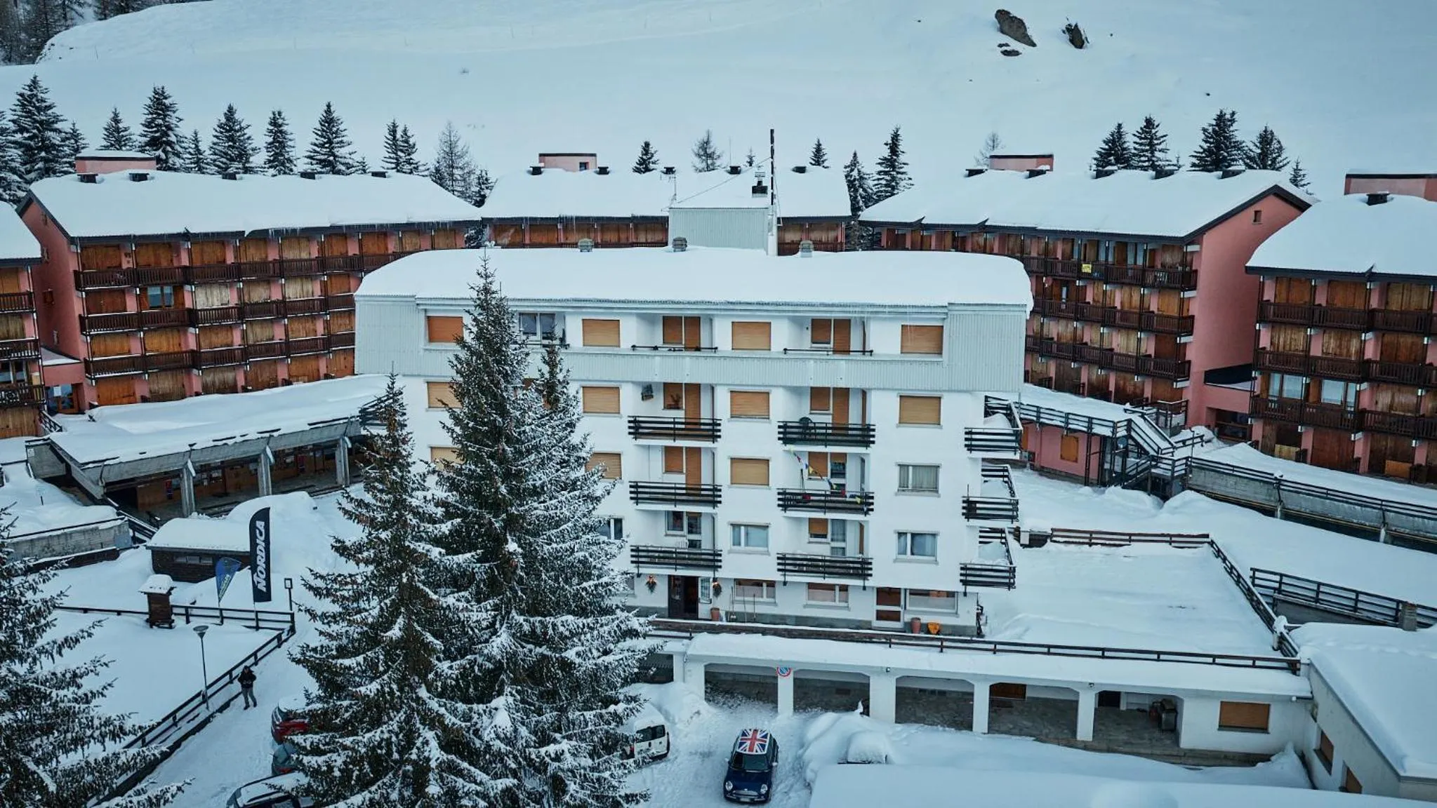 Property building in Hotel Hermitage