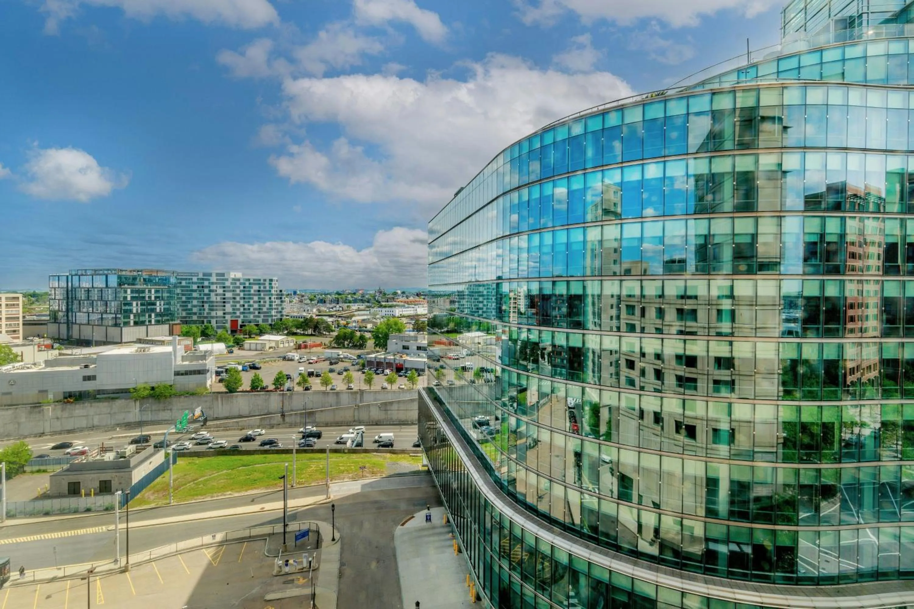 Photo of the whole room in Renaissance Boston Seaport District