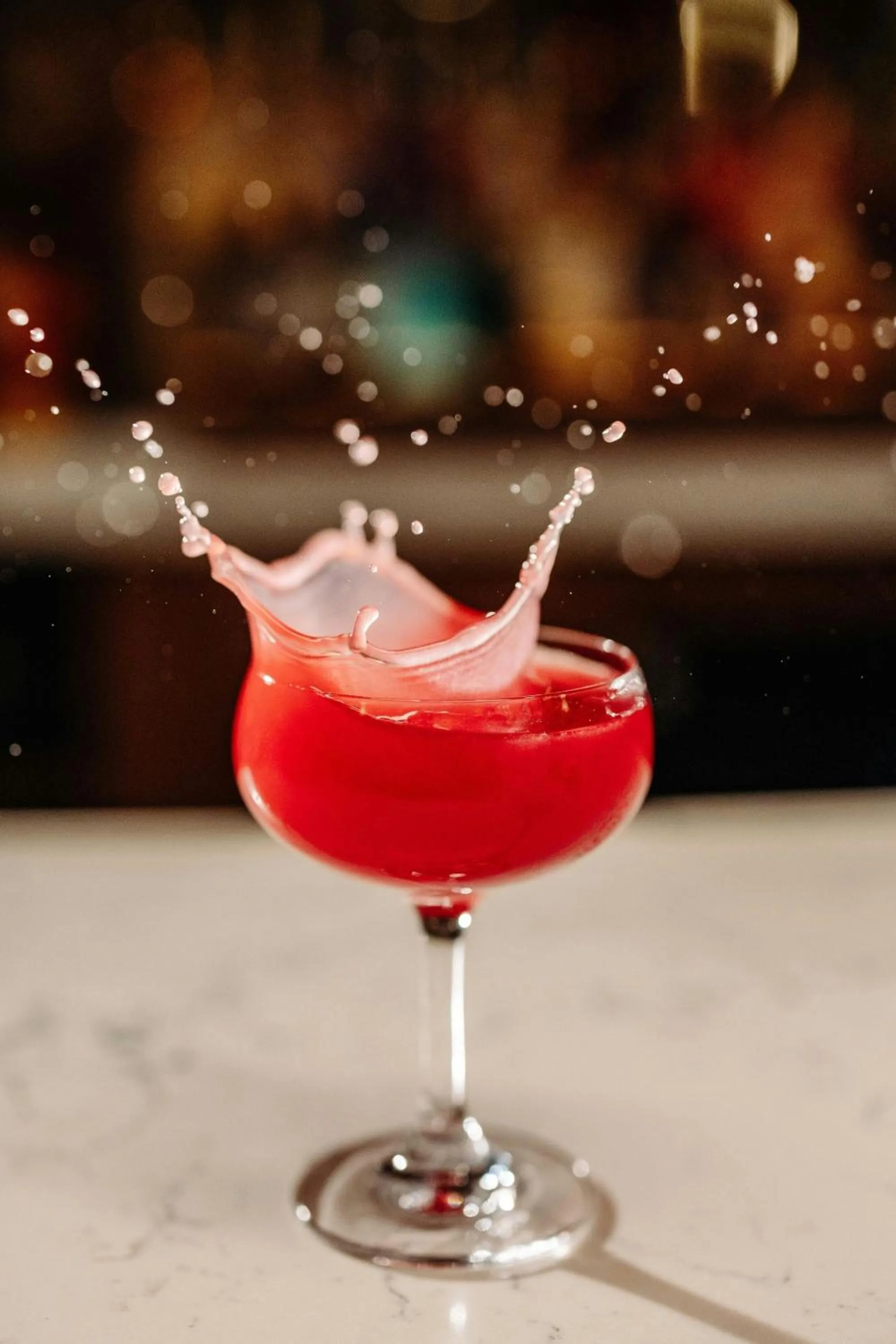 Lounge or bar in Renaissance Boston Seaport District