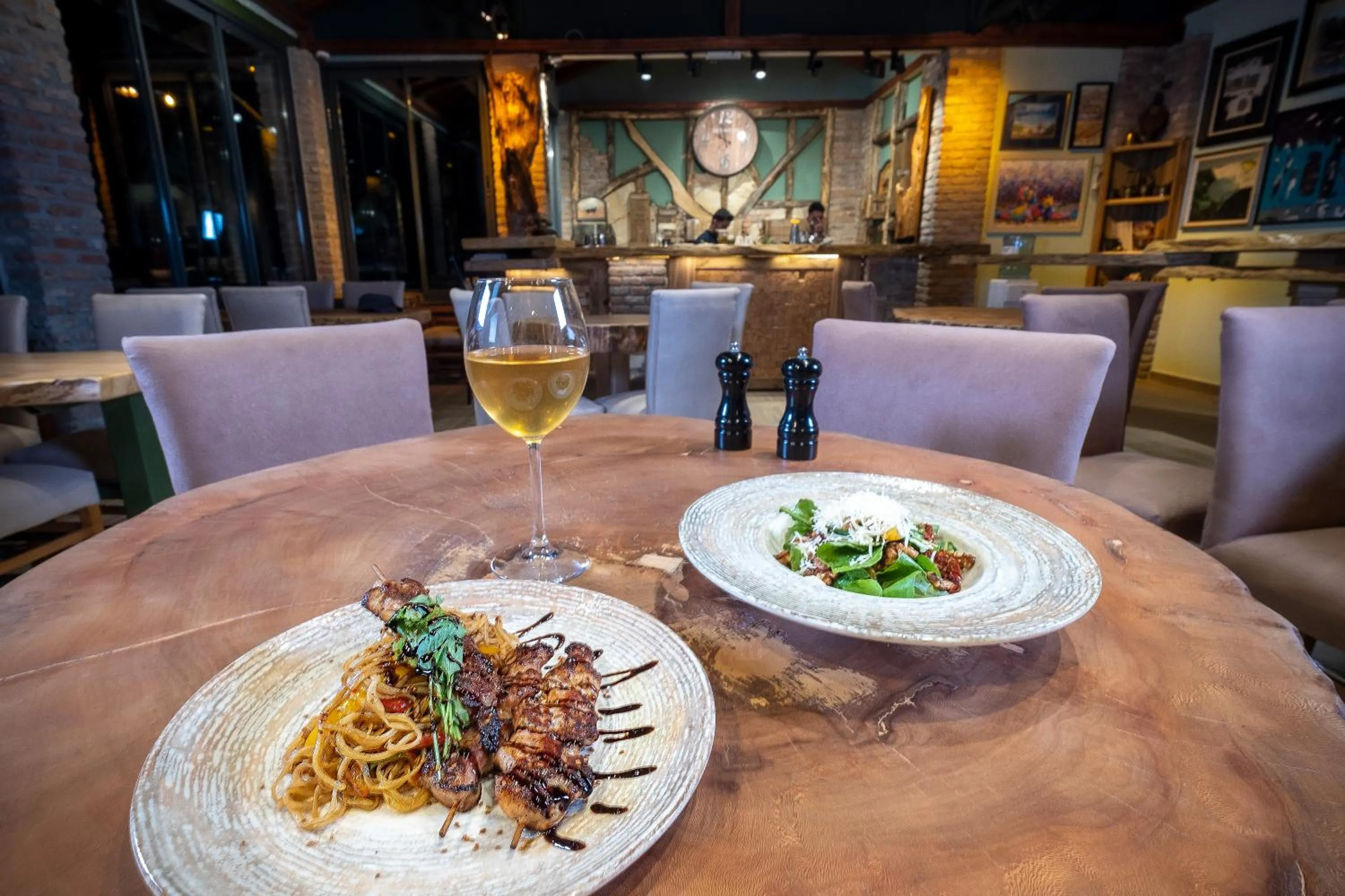 Restaurant/places to eat in The Canyon Kartepe and Restoran