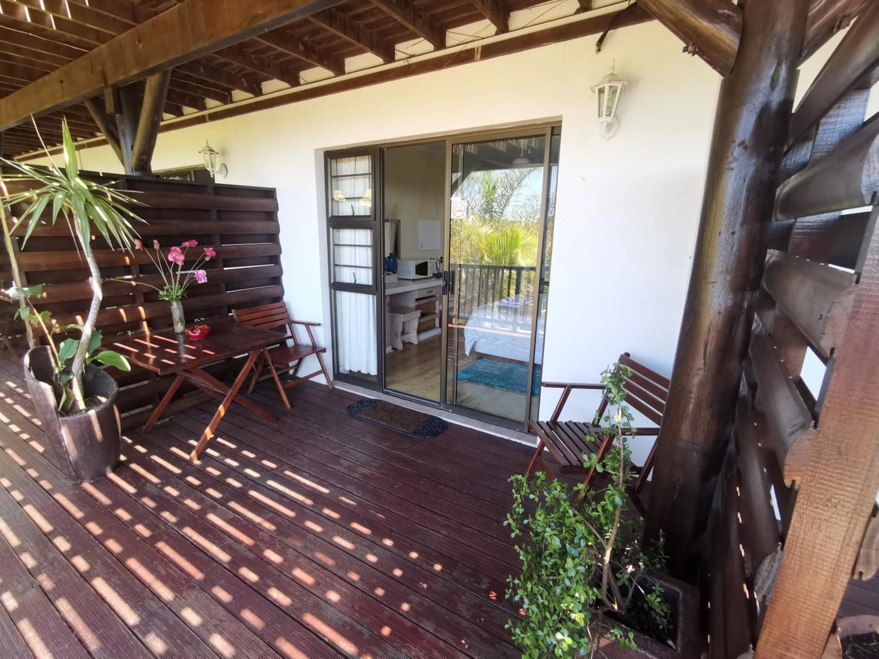 Balcony/Terrace in THE THATCH HIDE