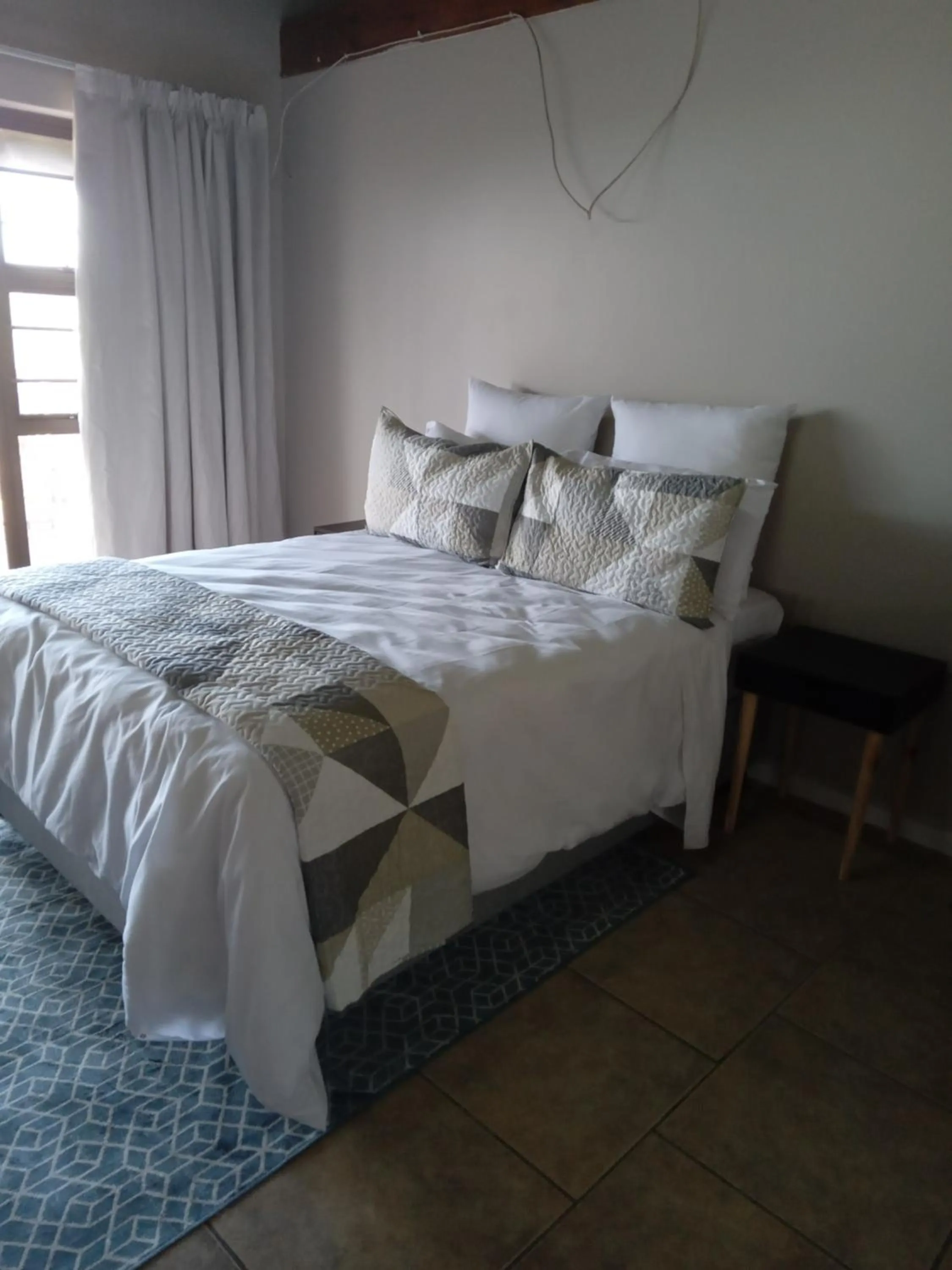 Photo of the whole room, Bed in THE THATCH HIDE