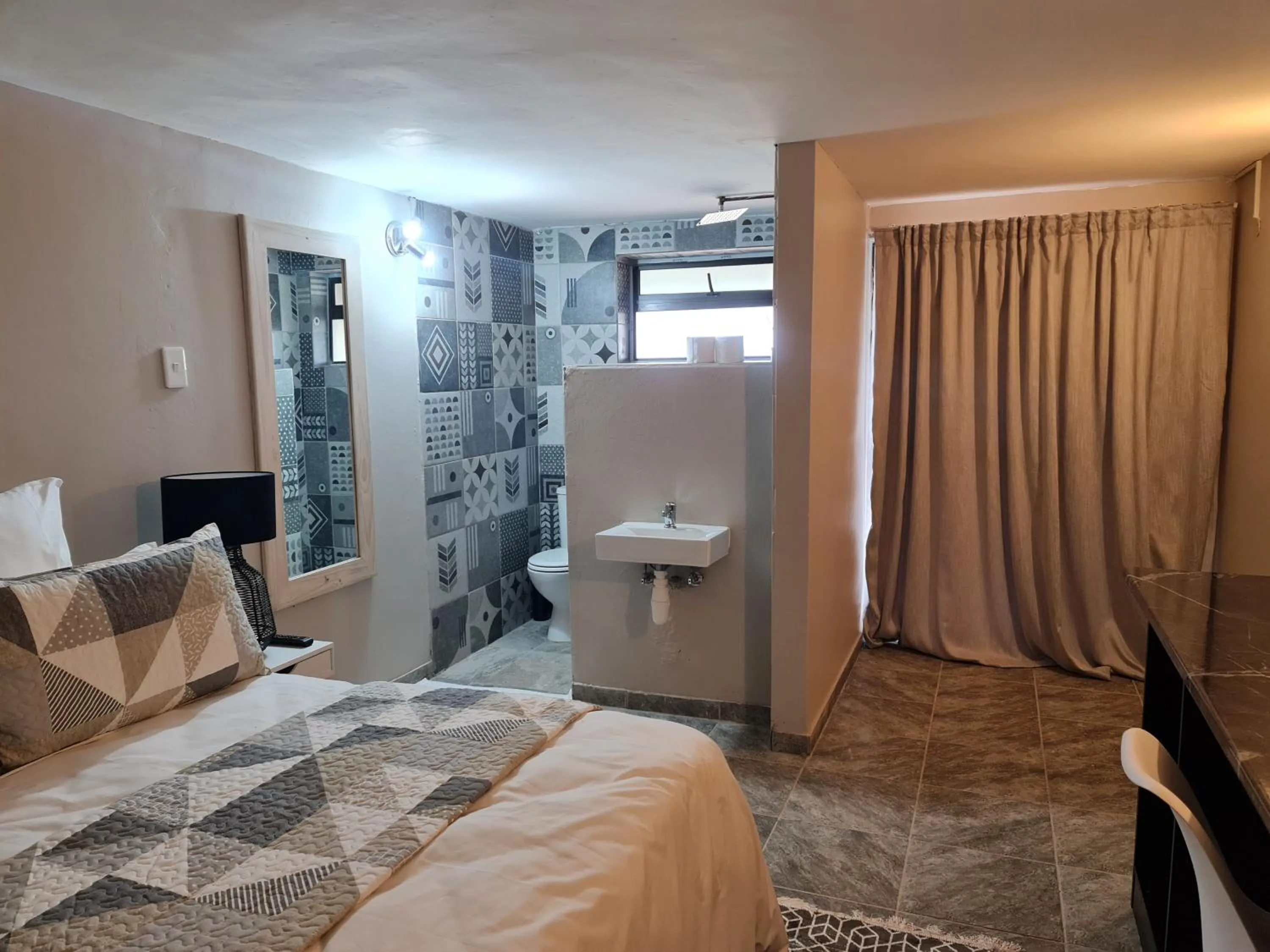 Photo of the whole room, Bed in THE THATCH HIDE